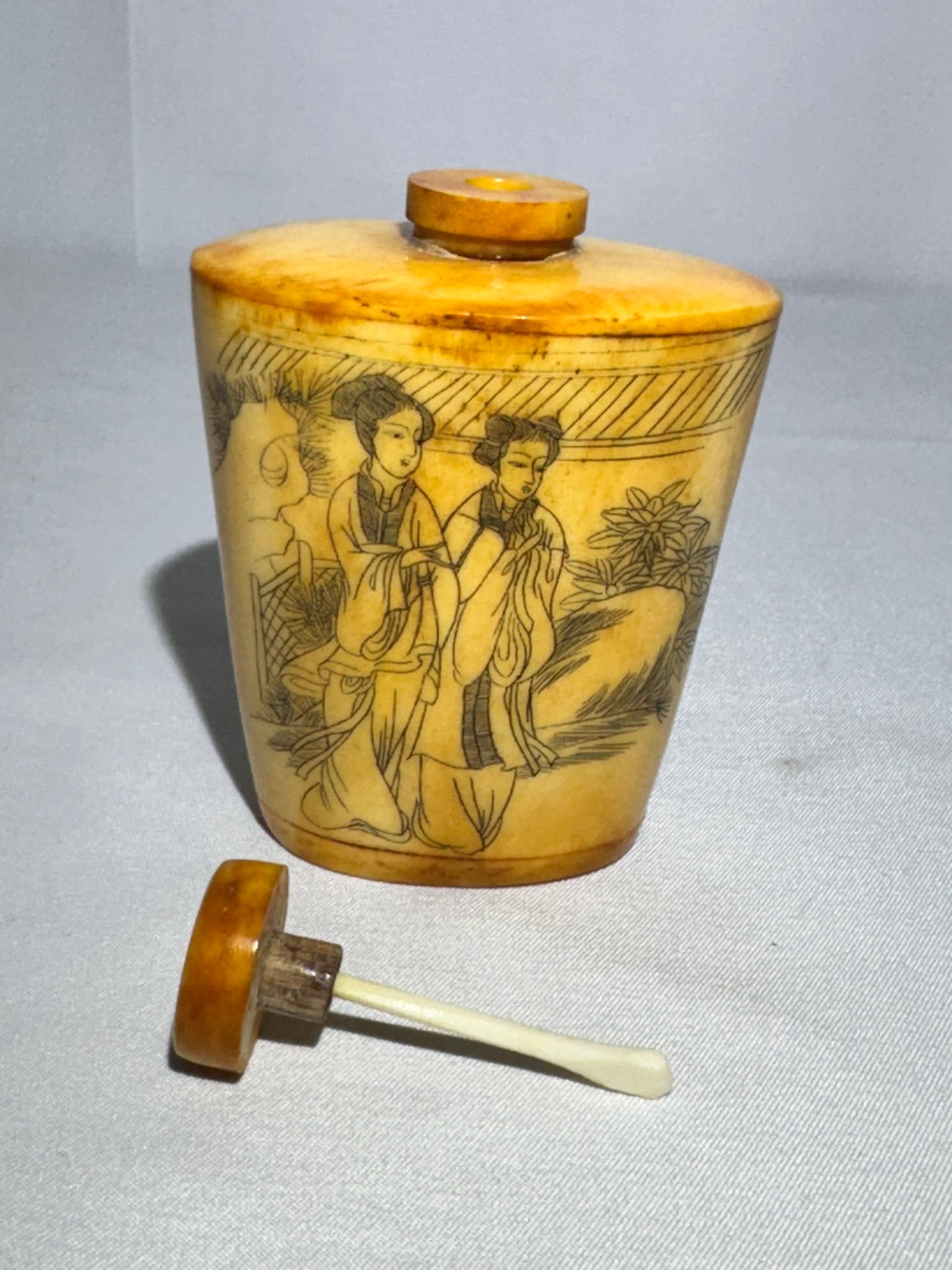 Antique Chinese Hand Carved Stone Snuff Bottle with Scenic Lady Motif – With Stopper & Spoon