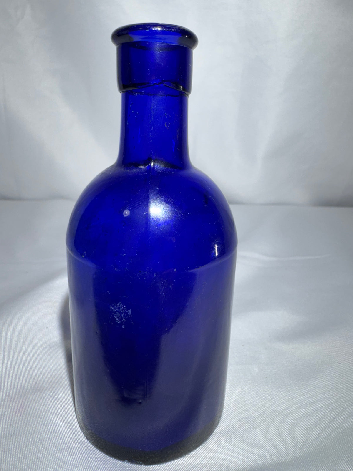 Vintage Cobalt Blue Glass Apothecary Medicine Bottle – Unmarked – 5 Inches Tall