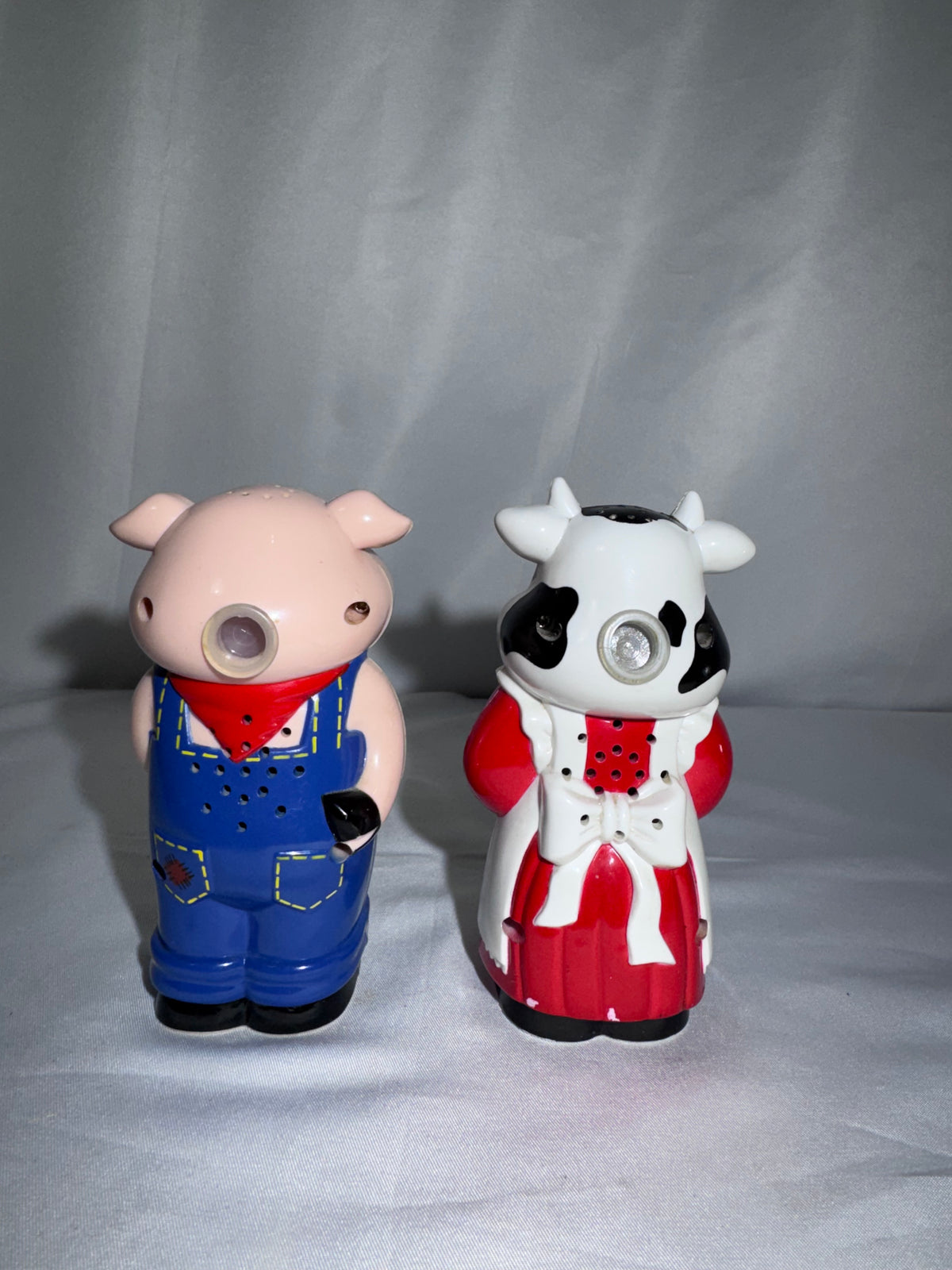 Vintage Cow & Pig Farm Animal Plastic Salt & Pepper Shakers Animated Tested