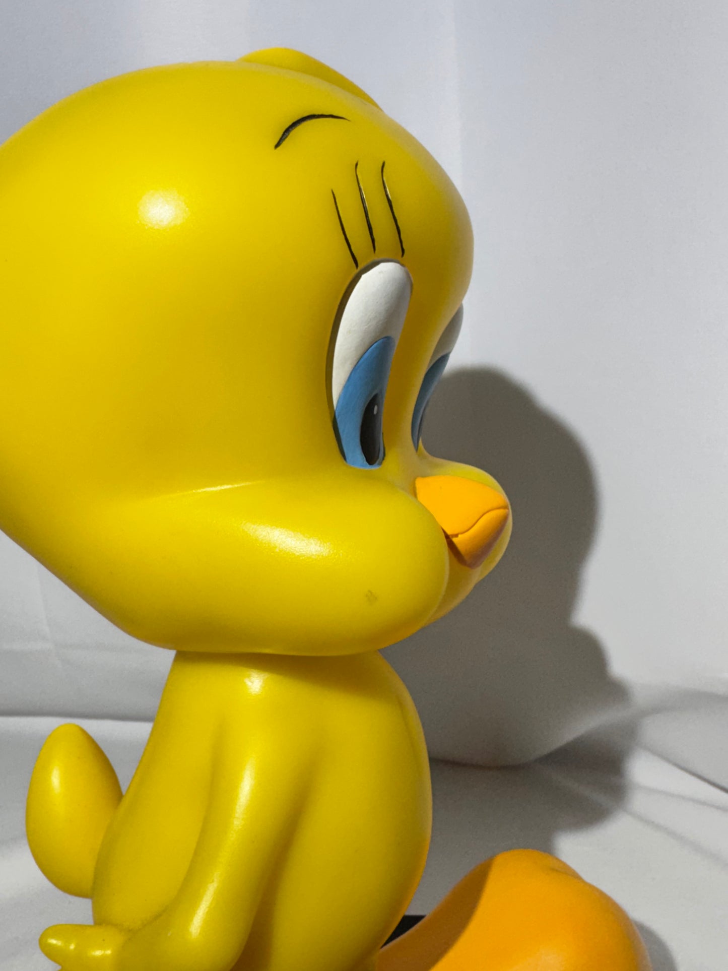 Vintage Looney Tunes Tweety Bird 10.5” Piggy Bank – Six Flags – 1997 Warner Bros