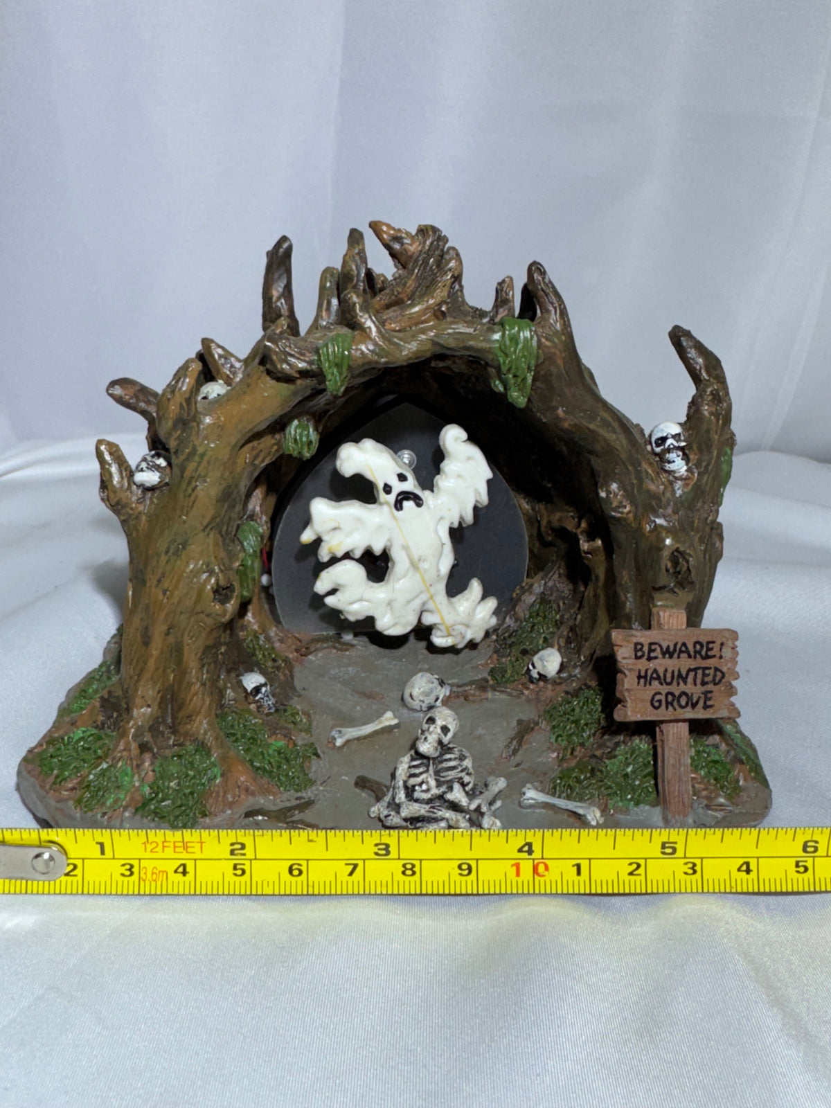 Lemax Spooky Town Haunted Grove #64423 – Lighted & Animated Halloween Table Accent