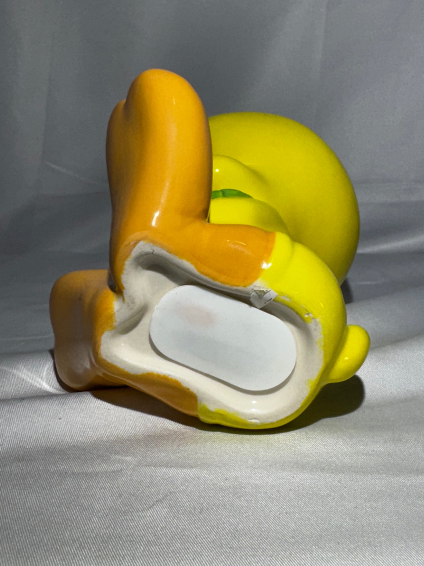 Vintage 1996/1997 Tweety Bird Ceramic Coin Bank w/ Stopper 6.5” Warner Bros Looney Tunes