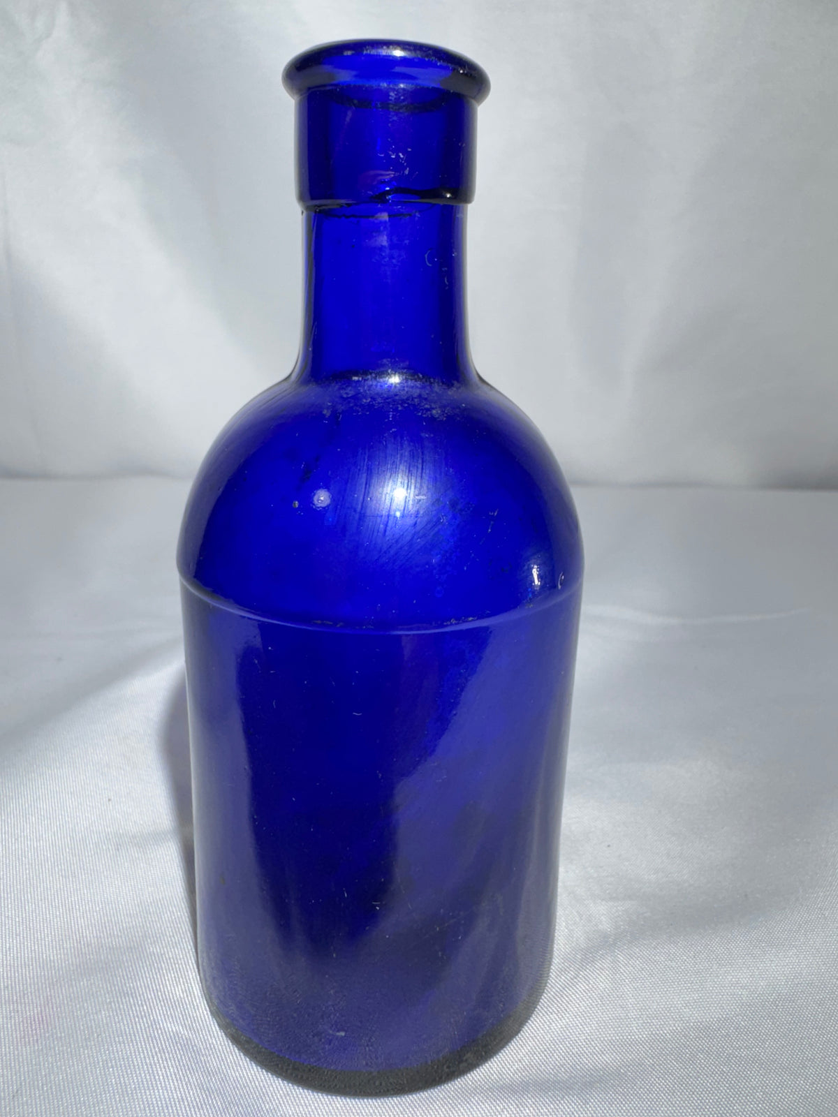 Vintage Cobalt Blue Glass Apothecary Medicine Bottle – Unmarked – 5 Inches Tall