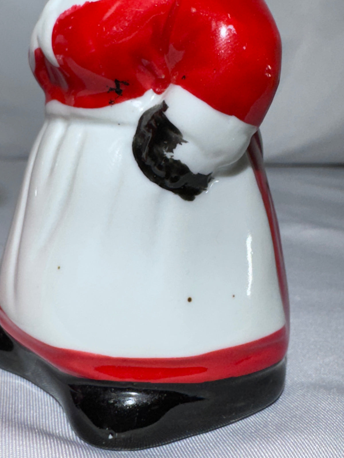 Vintage Black Americana Salt & Pepper Shakers – Hand-Painted Ceramic Figurines – Mid-Century Collectibles