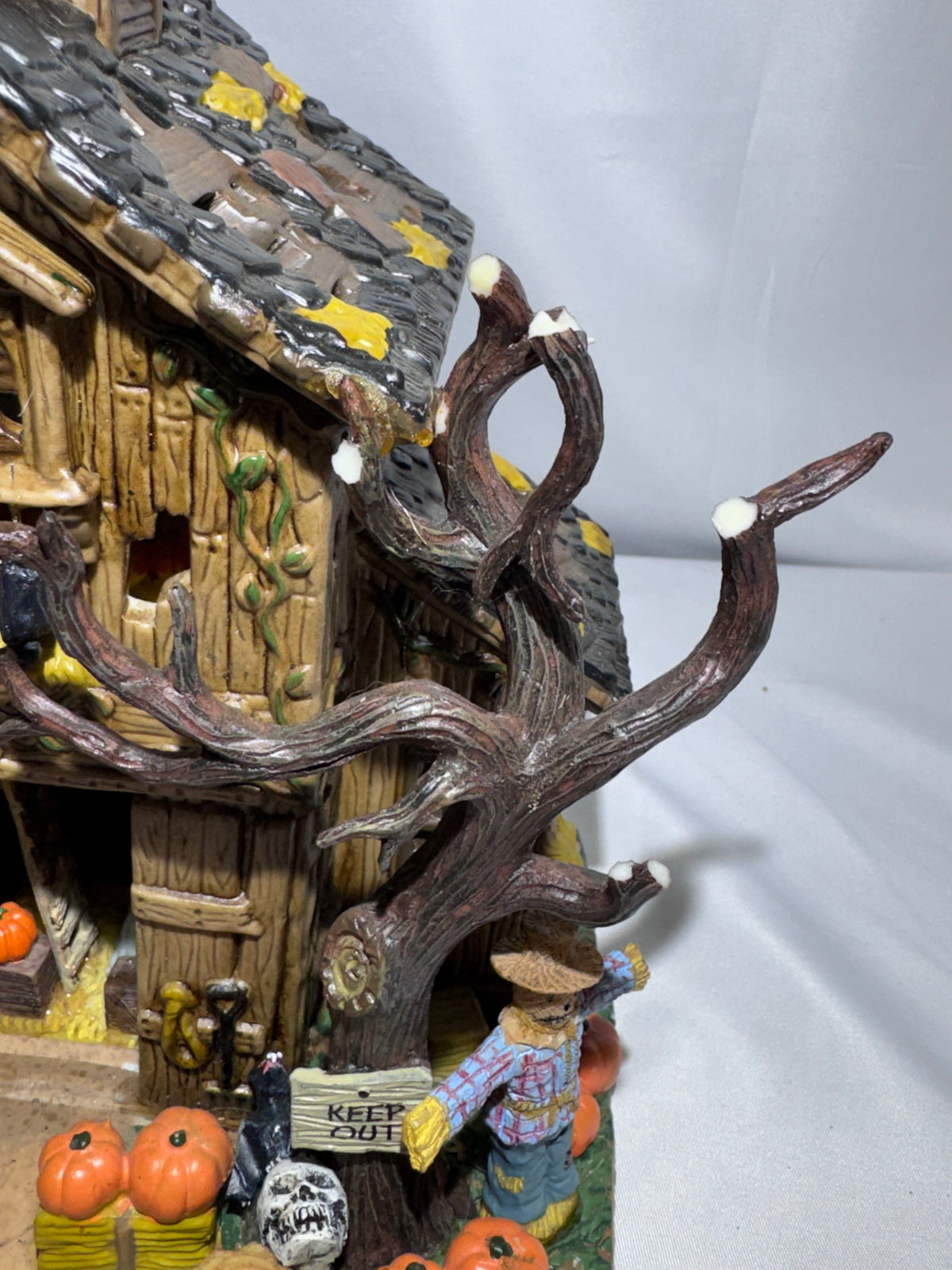 Lemax Spooky Town Creepy Barn #55222 — Retired 2005 Halloween Village Building