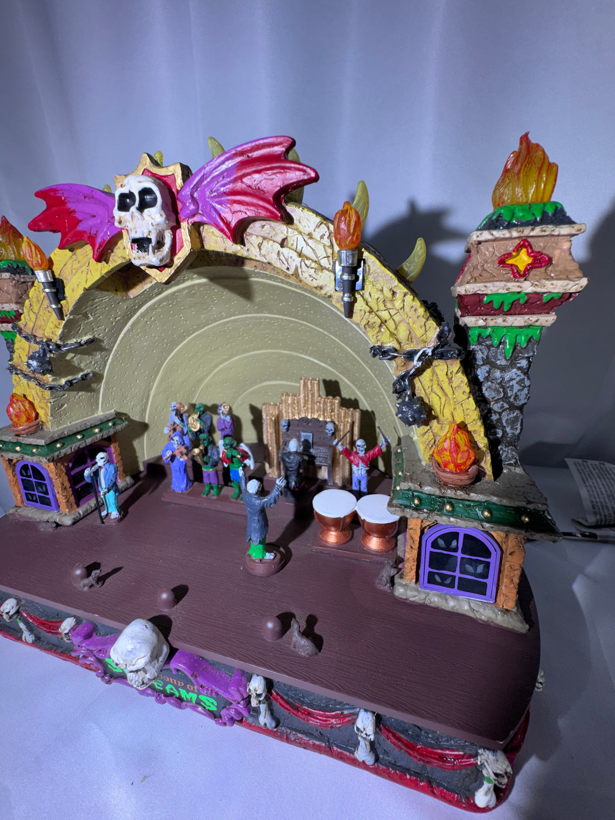 Lemax Spooky Town Symphony of Screams #85303 – 2018 – Animated Halloween Village