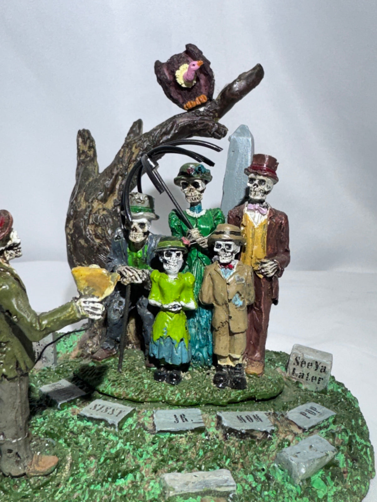 Lemax Spooky Town “Funeral Photo” Figurine Set #93713 – 2009 Retired Halloween
