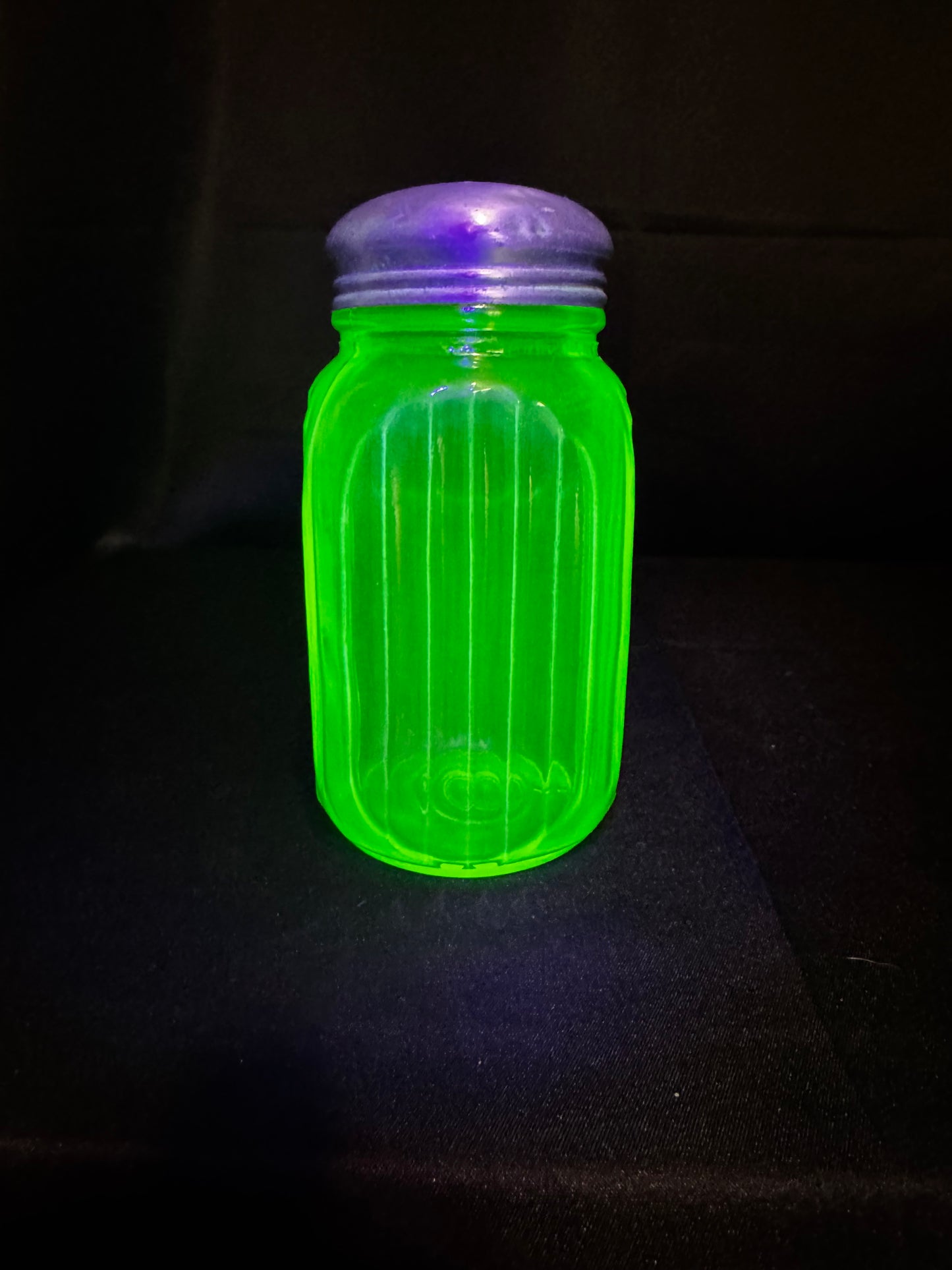 Vintage Anchor Hocking Uranium Glass Hoosier Shaker Ribbed Green Glass w/ Metal Lid