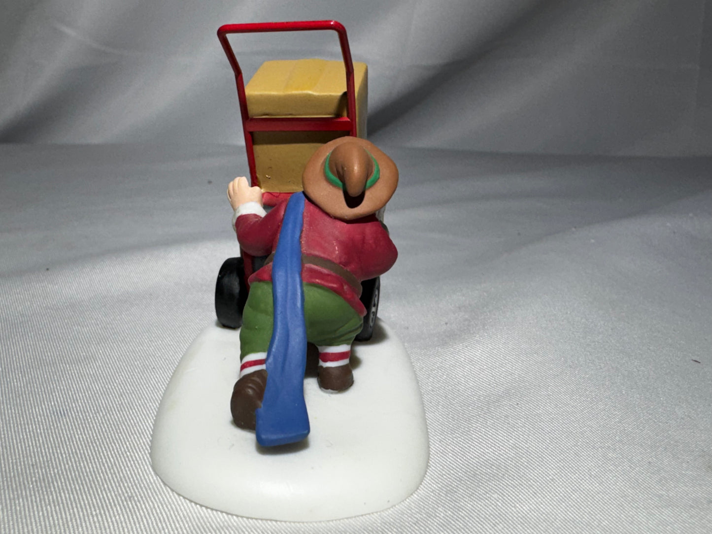 Department 56 North Pole Village Delivering Real Plastic Snow #56435 Elf w/ Box