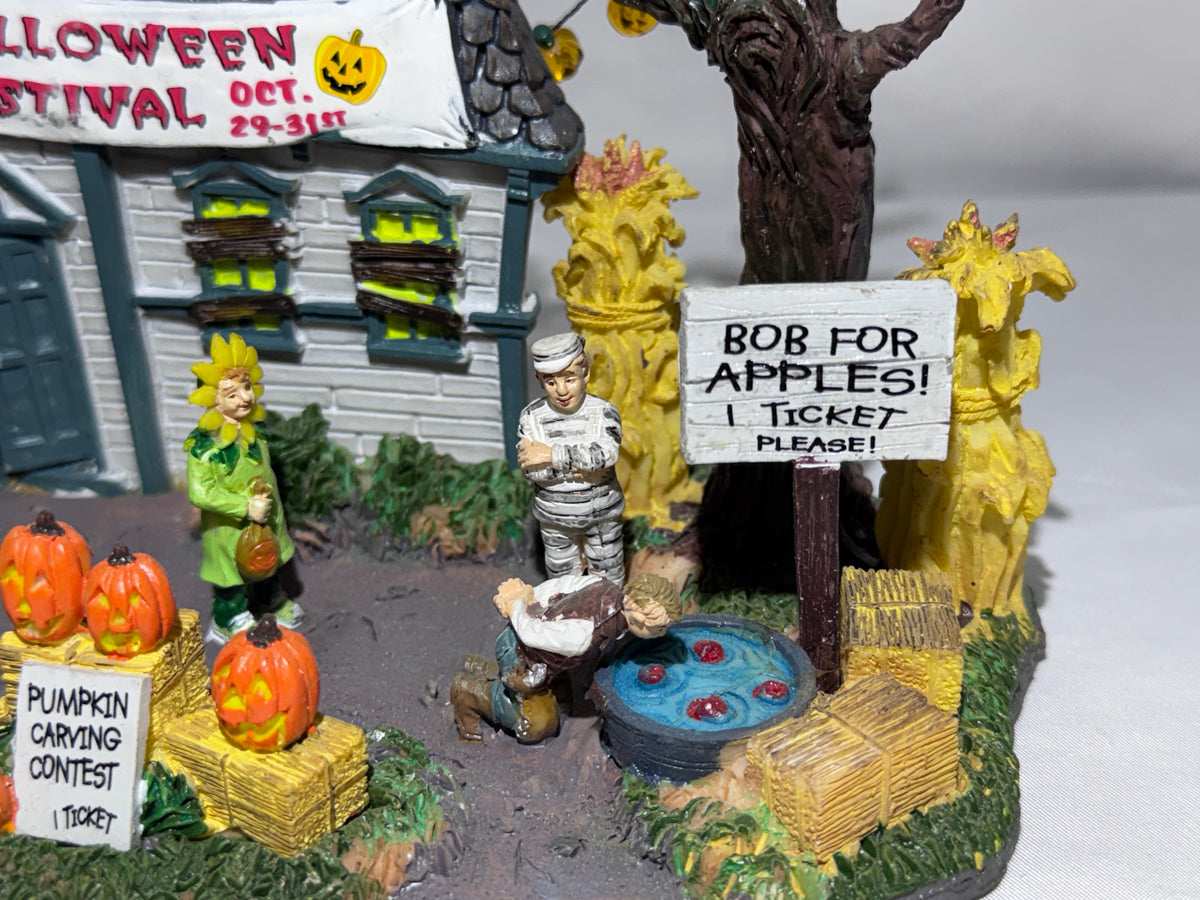 Lemax Spooky Town Halloween Festival #43422 – Retired 2004 – Original Box