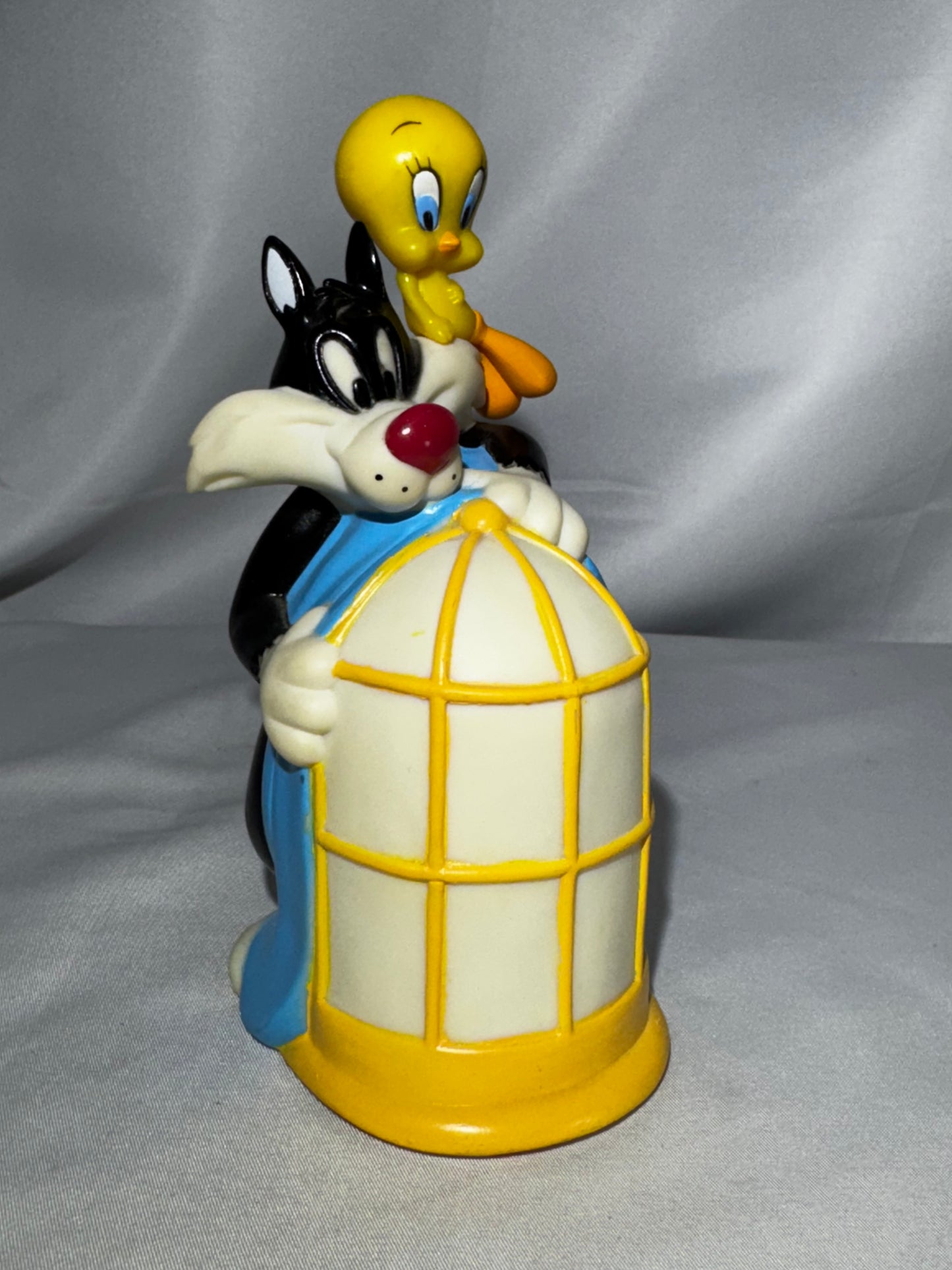 Vintage 1994 Warner Bros. Looney Tunes Sylvester & Tweety Piggy Bank