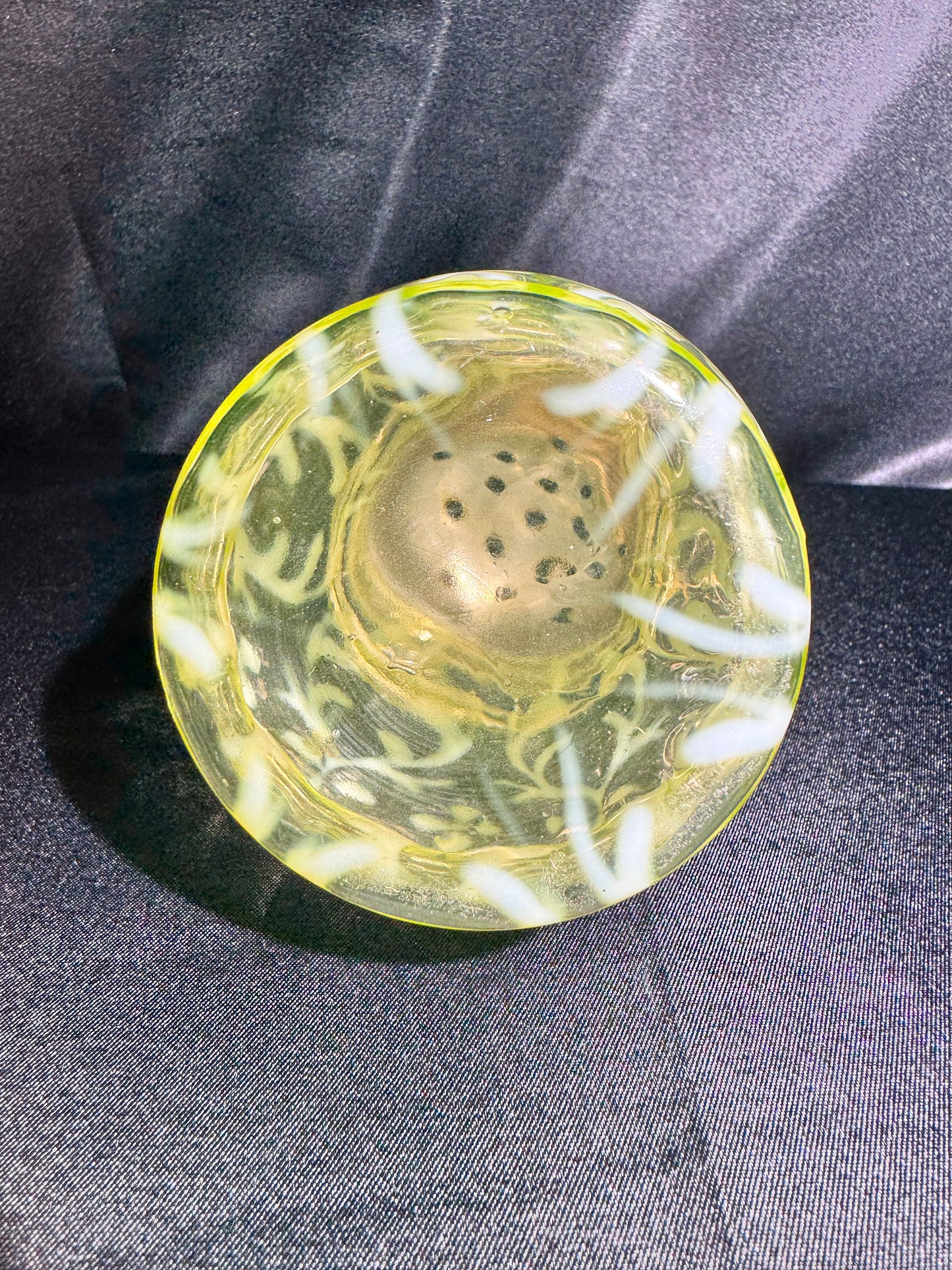 Northwood Spanish Lace Uranium Glass Shaker – Vaseline Opalescent