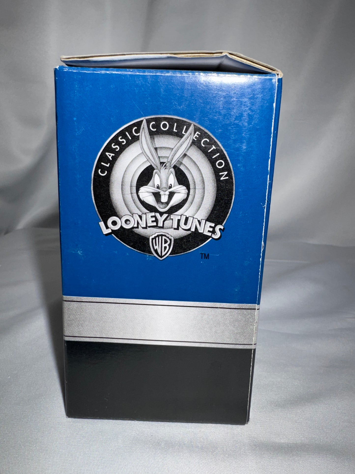 Vintage 2016 Looney Tunes Lola Bunny & Bugs Bunny Magnetic Salt & Pepper Shaker Set – Westland Giftware