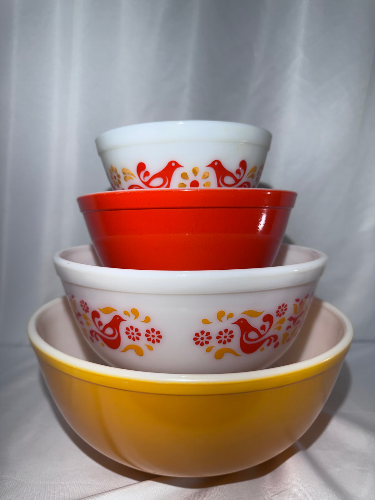 Vintage Pyrex Friendship Mixing Bowl Set of 4 401 402 403 404 Red Orange Roosters