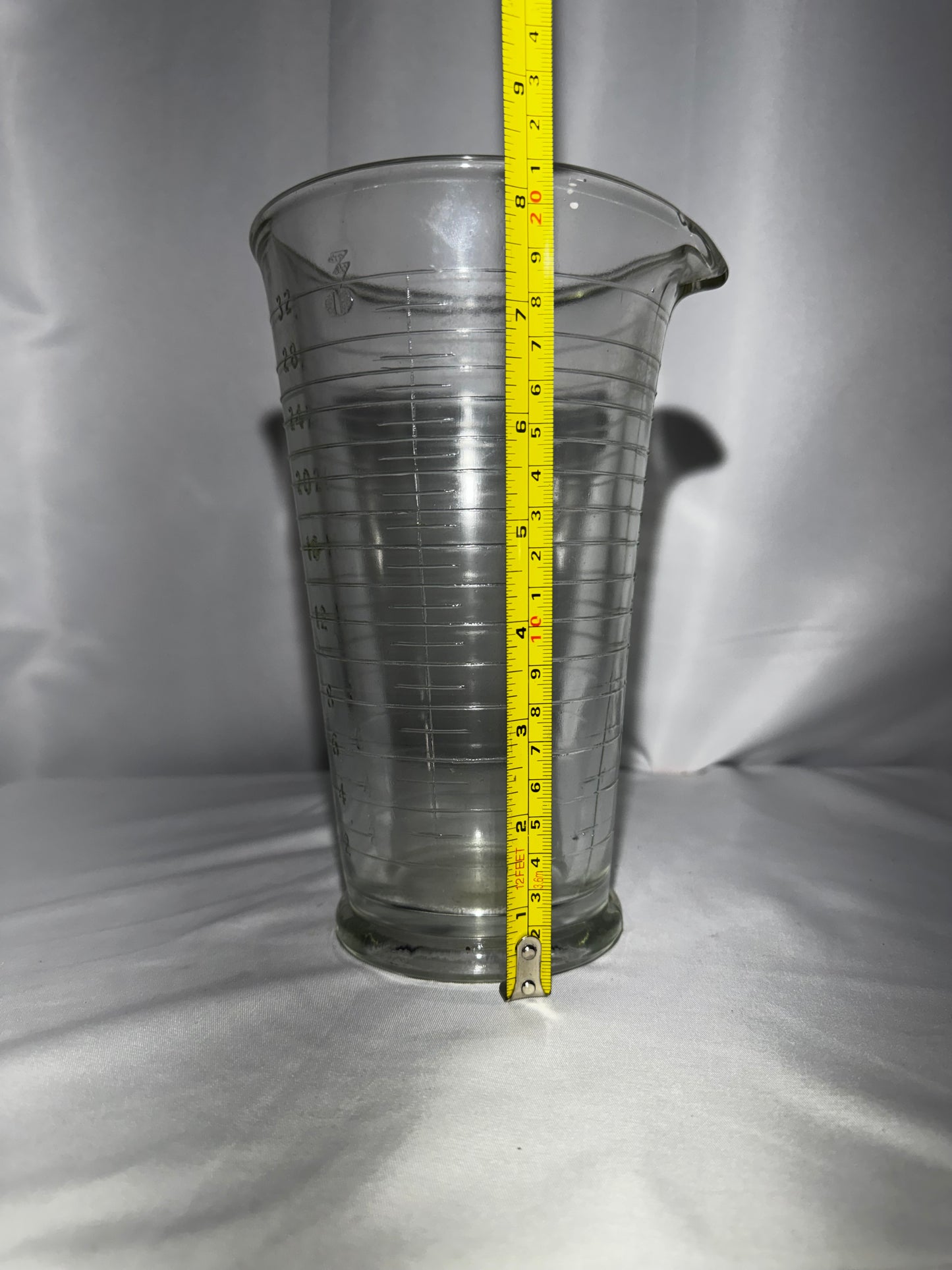 Vintage 32oz Glass Measuring Beaker Weighted Base Pour Spout Darkroom Lab