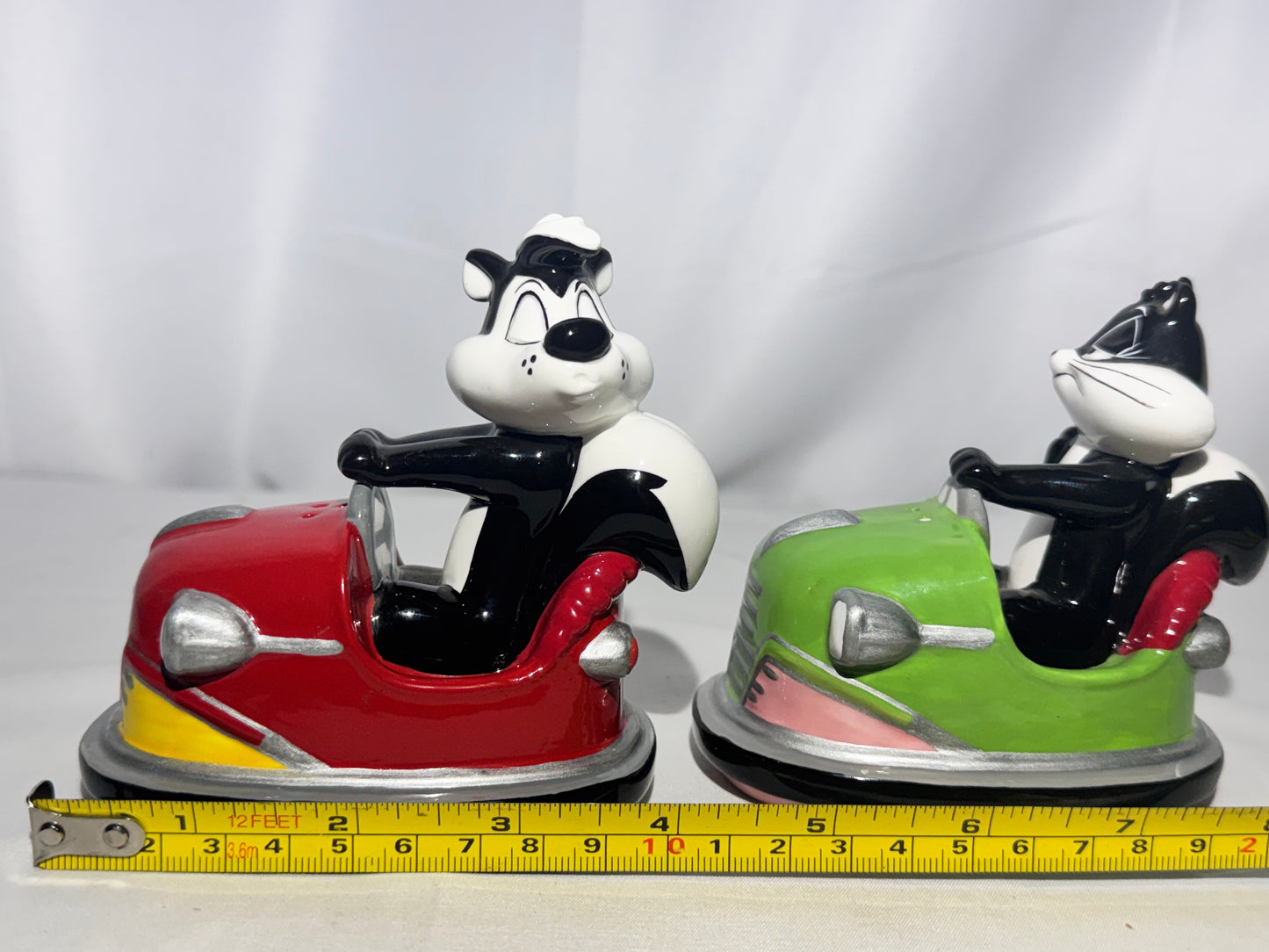 Warner Bros. Looney Tunes Pepe Le Pew & Penelope Salt & Pepper Shakers (1999)
