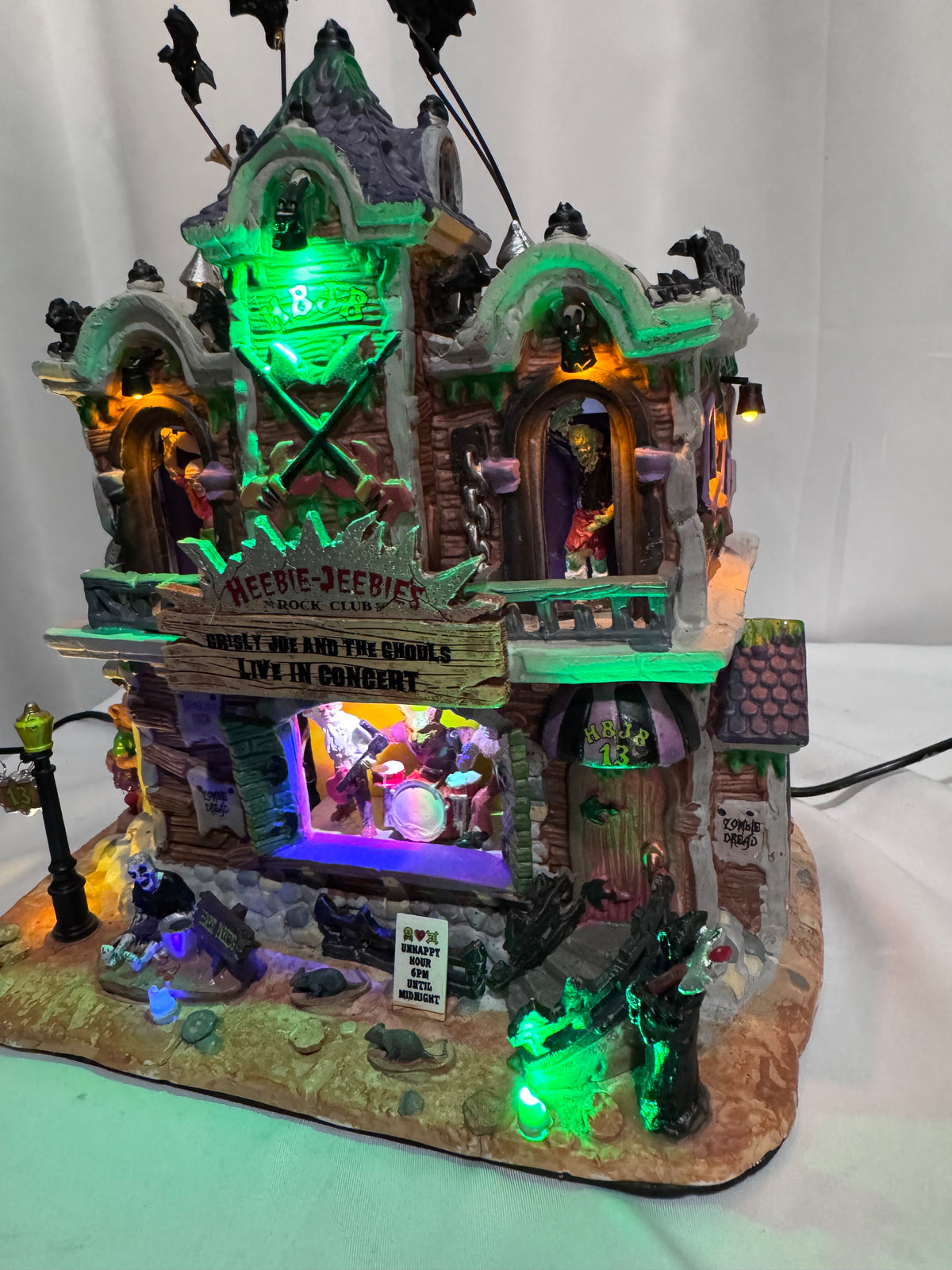 Lemax Spooky Town Heebie-Jeebies Rock Club #25324 – Retired 2012 Halloween Village