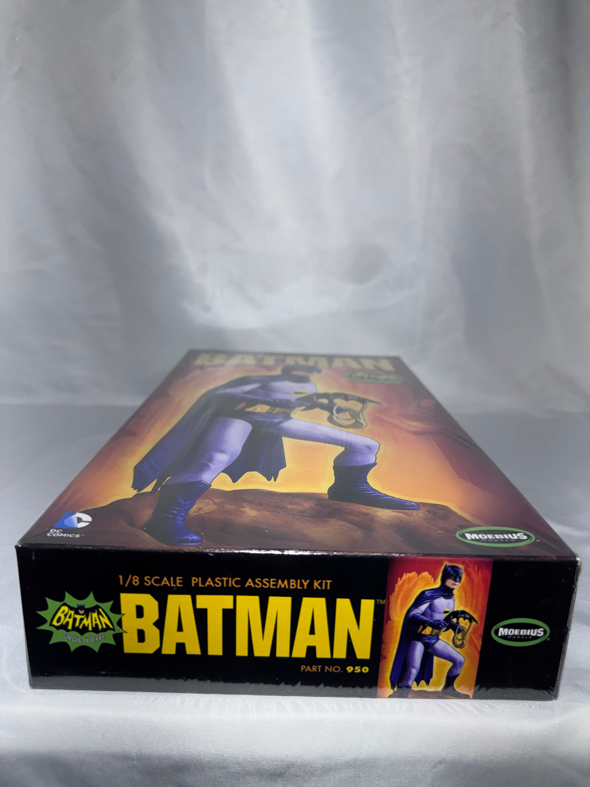 Moebius Models 1:8 Scale 1966 Batman TV Series Model Kit #950 – Adam West – Factory Sealed