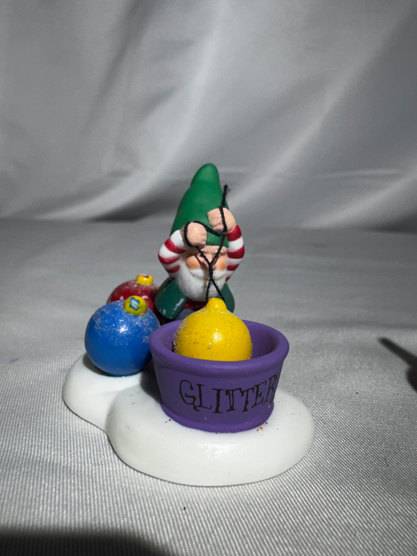 Department 56 North Pole Village Glitter Detail #56.56812 Retired Accessory Set w/ Box Repaired