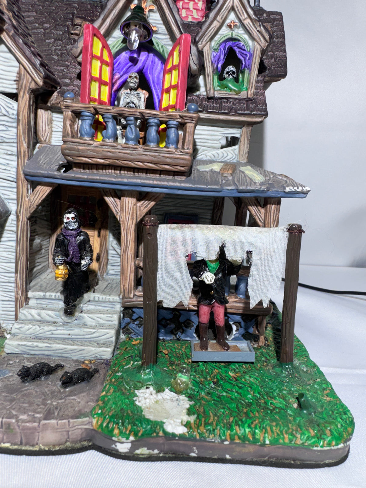 Lemax Spooky Town Boogiemen’s Hangout #65438 — Retired 2006 Halloween Village