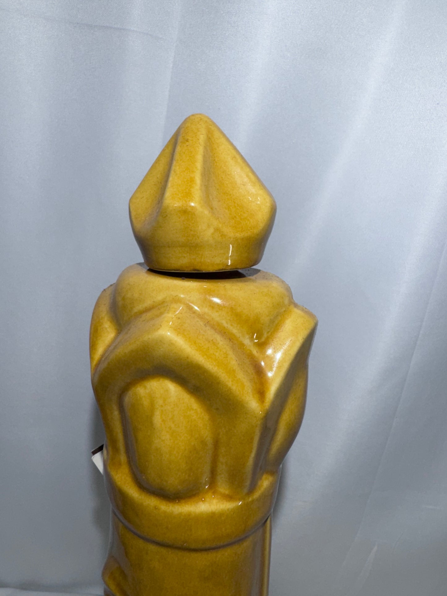 Vintage Old Crow Limited Edition Chessmen Ceramics “Light King” Bourbon Decanter – 1969