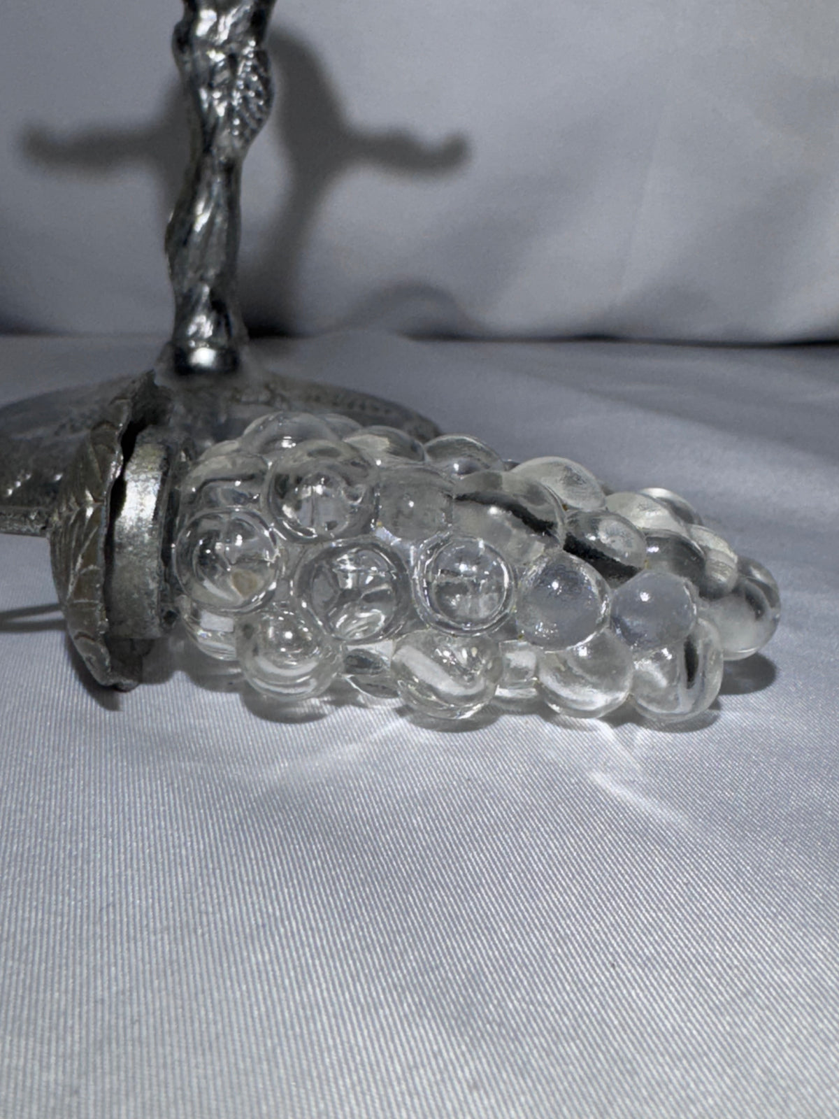 Vintage Clear Glass Hanging Grape Salt & Pepper Shaker Set w/ Metal Tree Stand – Made in Japan
