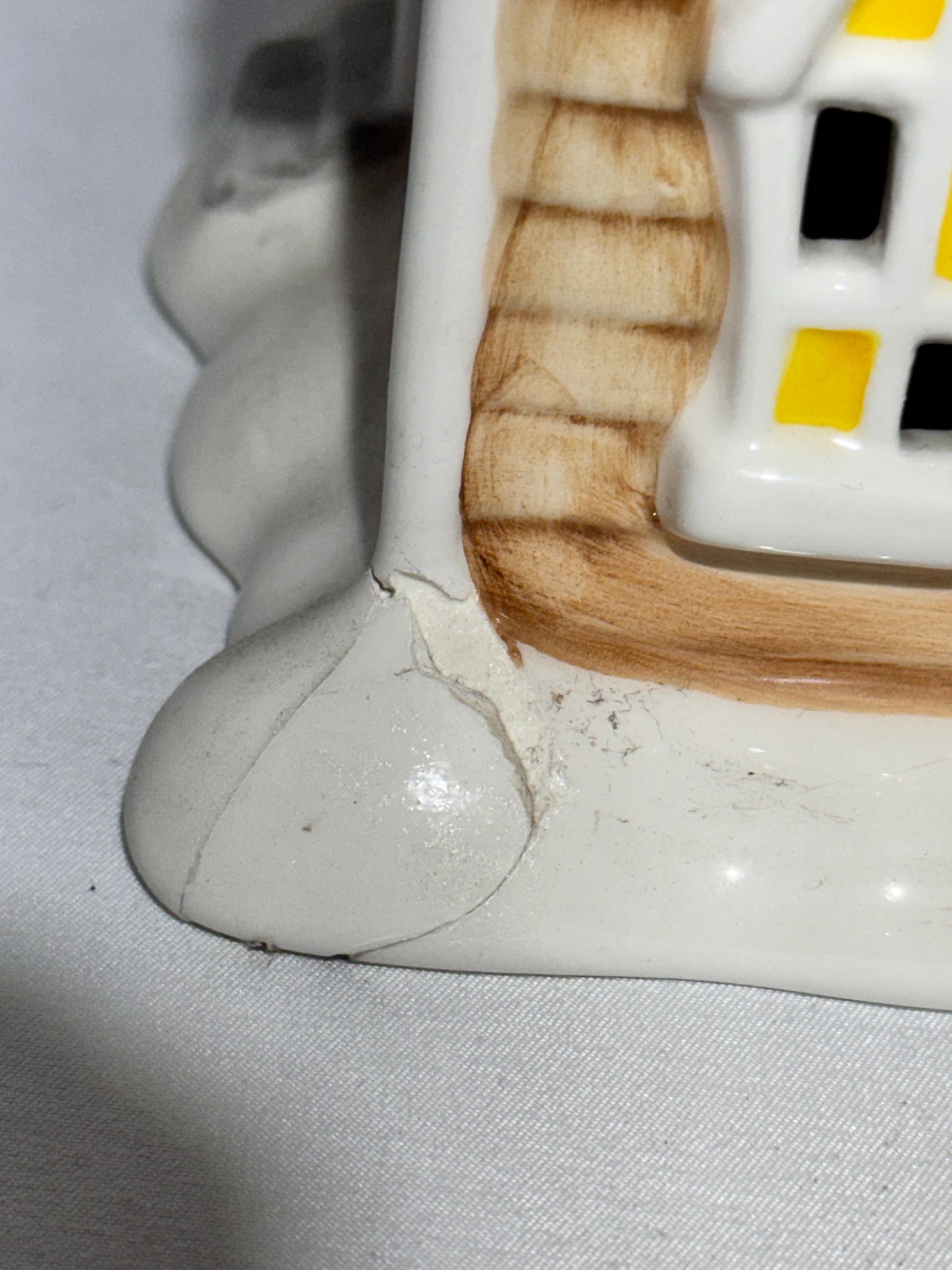 Looney Tunes Christmas Village Church – Penelope Wedding & Sam Sheepdog Warner Brothers