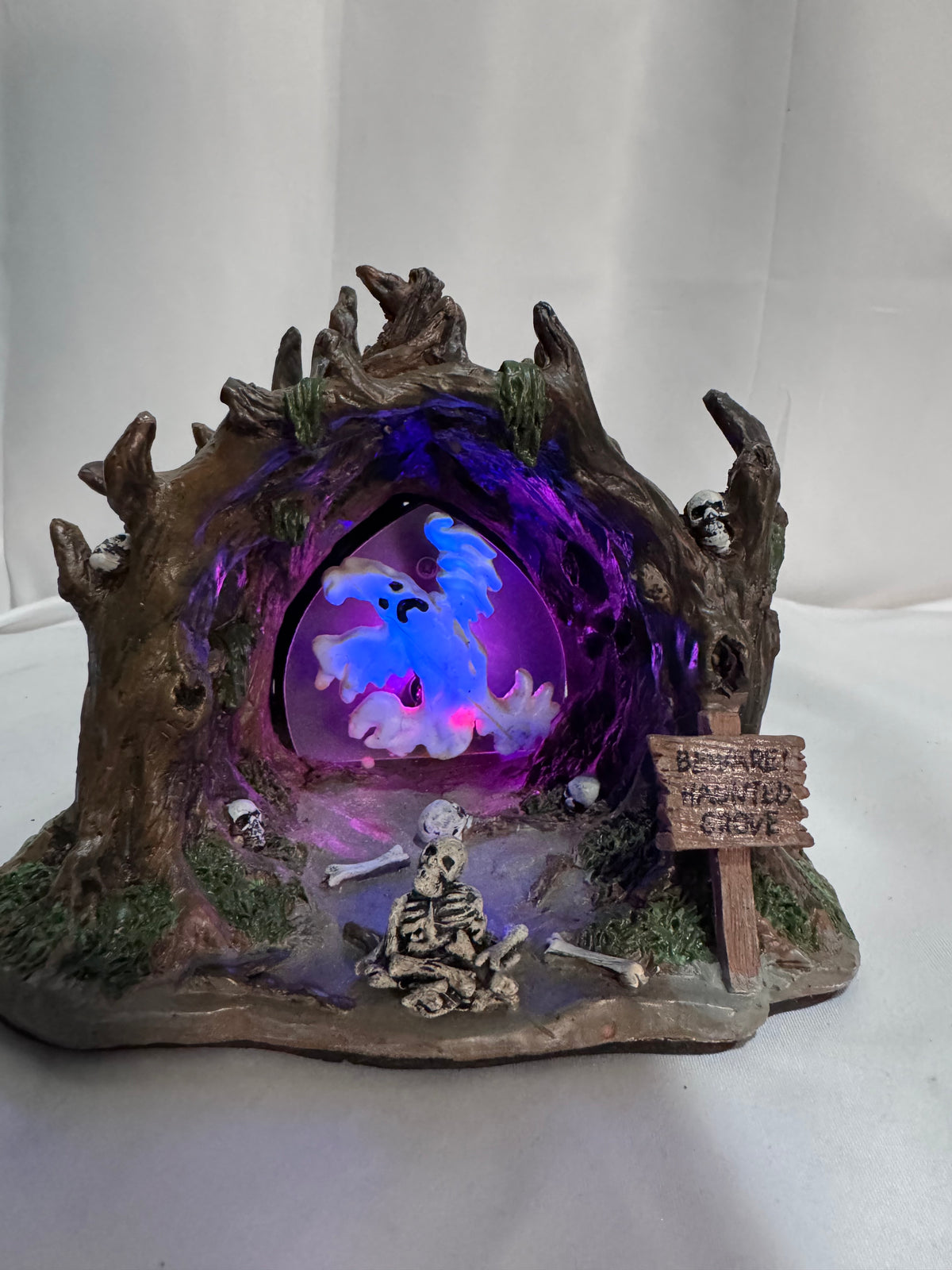 Lemax Spooky Town Haunted Grove #64423 – Lighted & Animated Halloween Table Accent