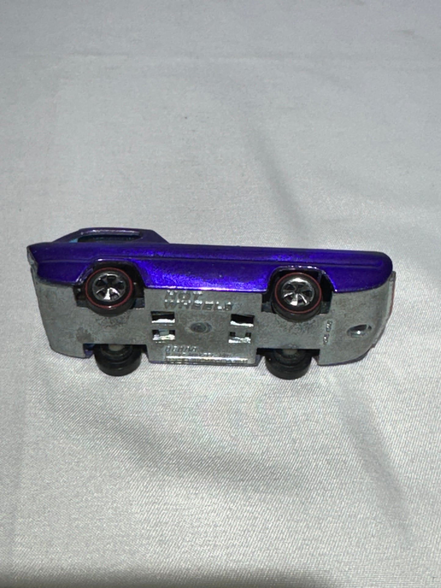 Vintage Hot Wheels Redline Deora – 1967 Original– Spectraflame Purple