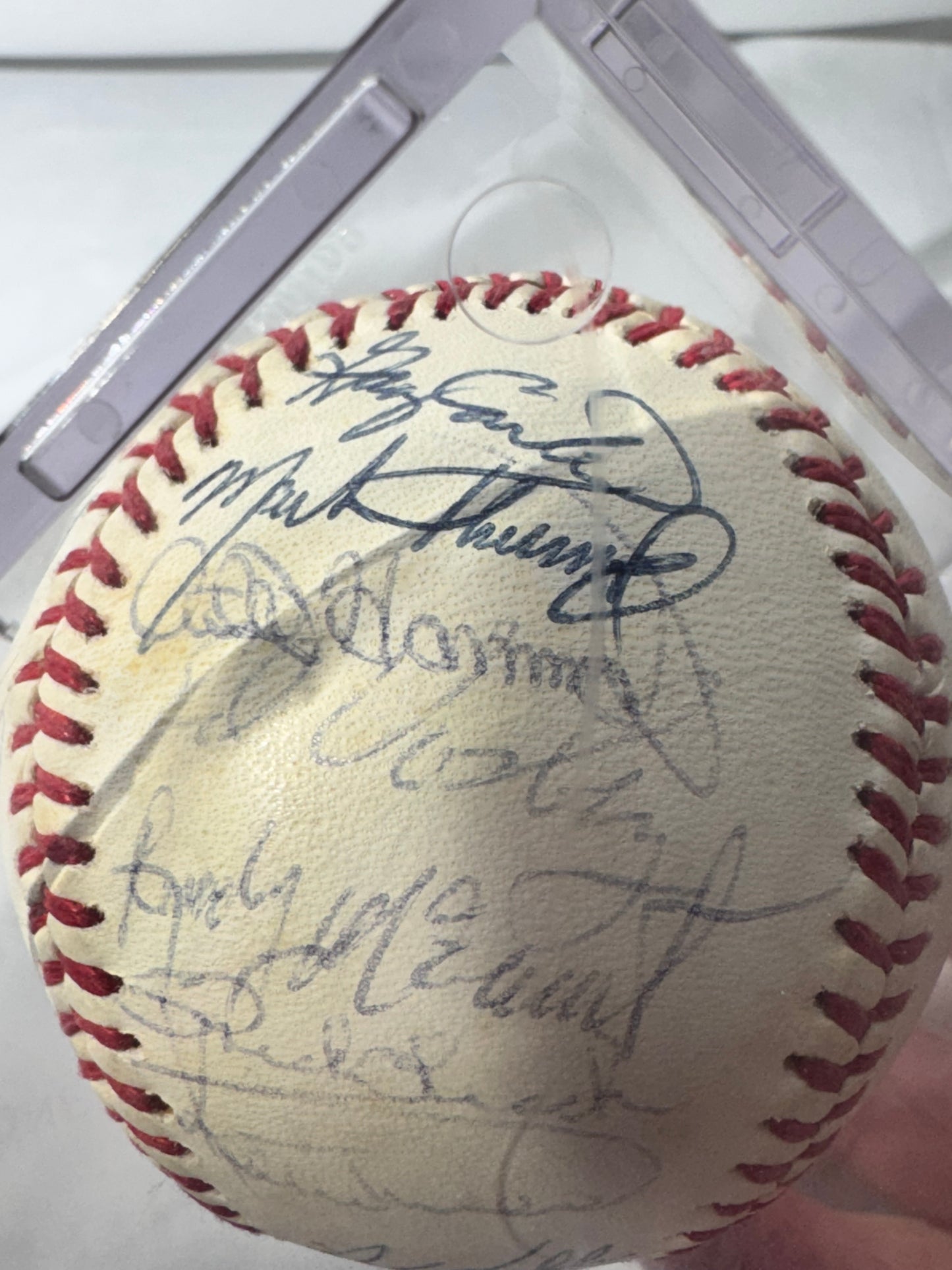 Official National League Baseball – 1990 San Francisco Giants – Multiple Autographs