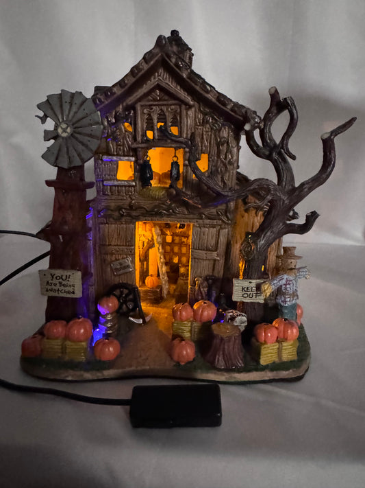 Lemax Spooky Town Creepy Barn #55222 — Retired 2005 Halloween Village Building