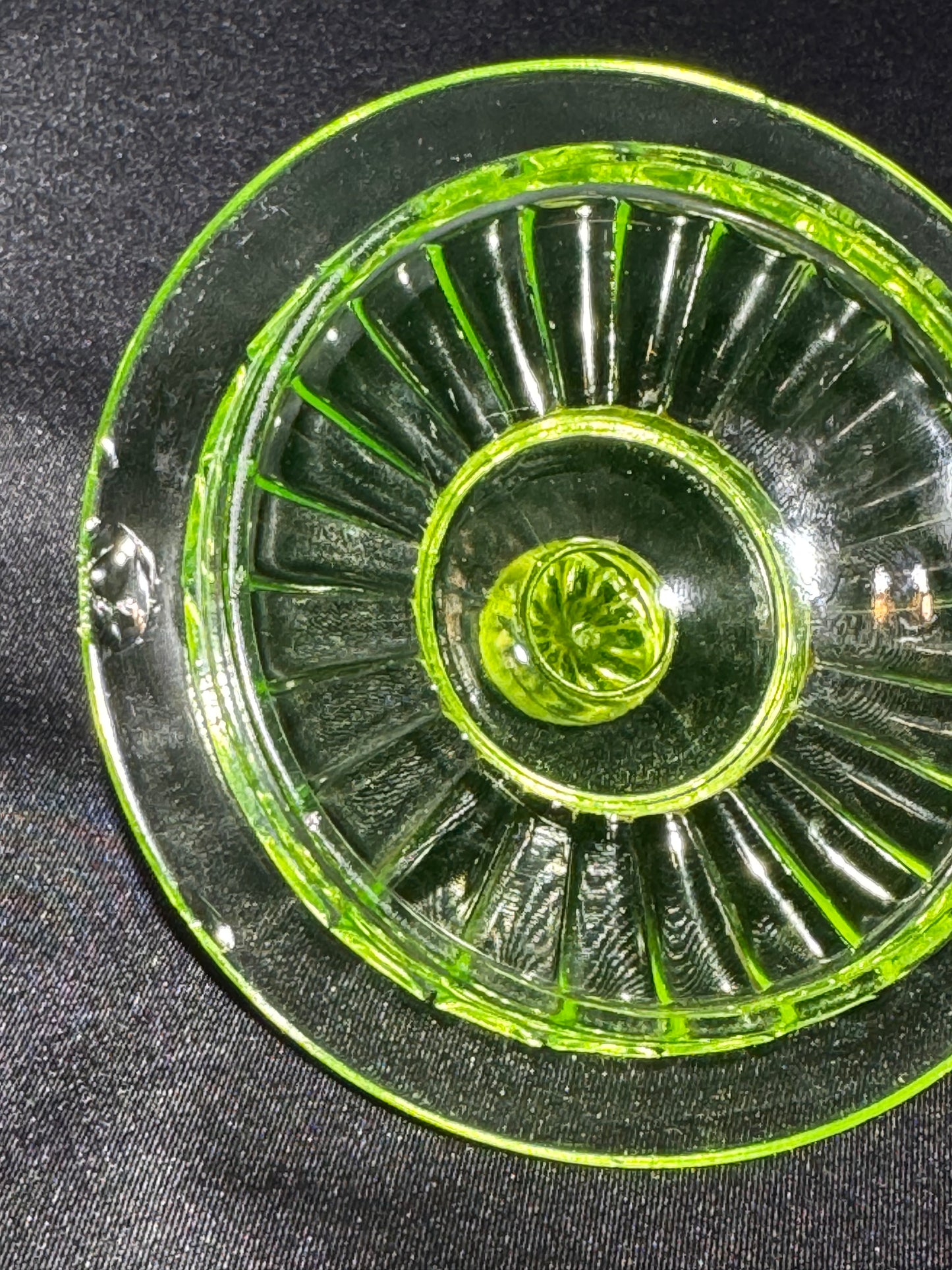 1930s Anchor Hocking Green Glass Kitchen Canister Original Lid Uranium Glass