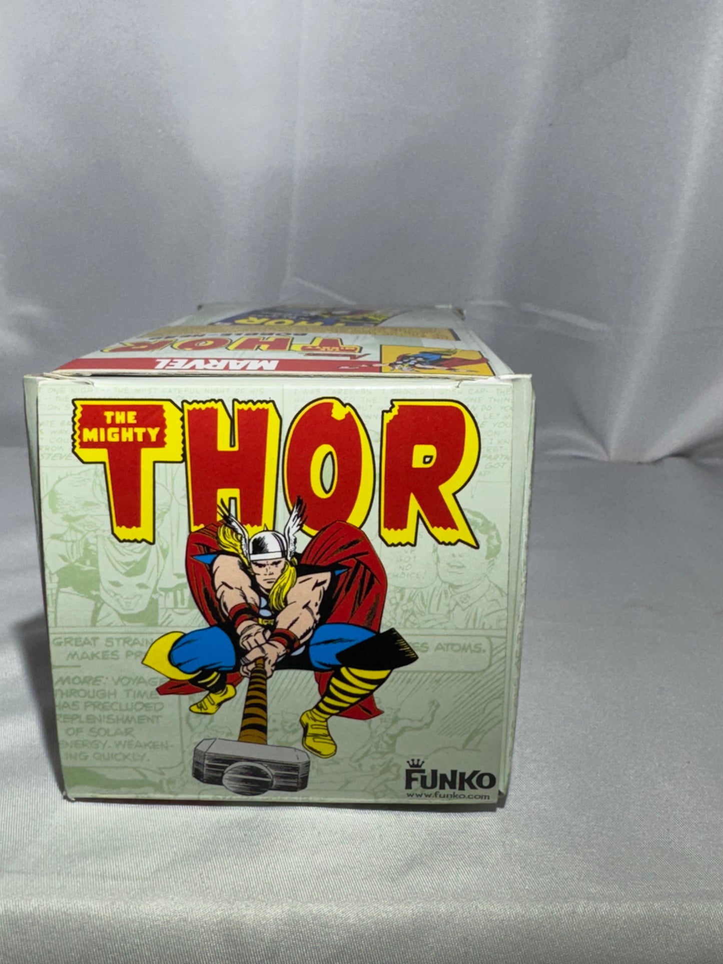 Funko Wacky Wobbler The Mighty Thor Bobblehead Marvel Avengers 2008 w/ Box