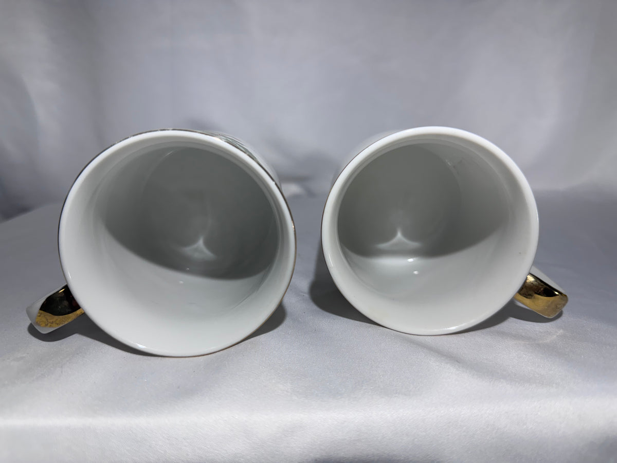 Vintage Kashima Christmas Holly Porcelain Coffee Mugs – Set of 2 – Gold Trim – Made in Japan