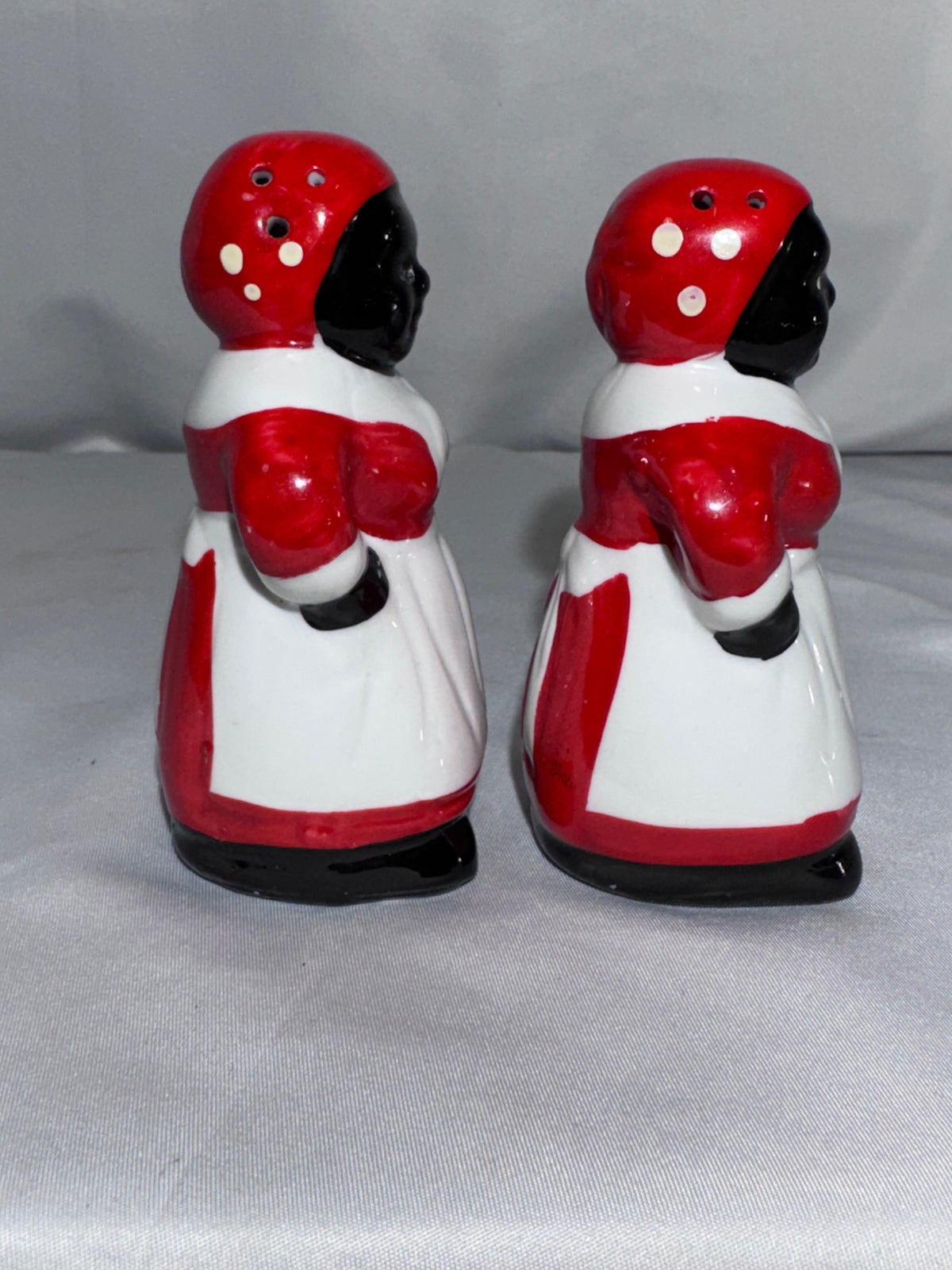 Vintage Black Americana Salt & Pepper Shakers – Hand-Painted Ceramic Figurines – Mid-Century Collectibles