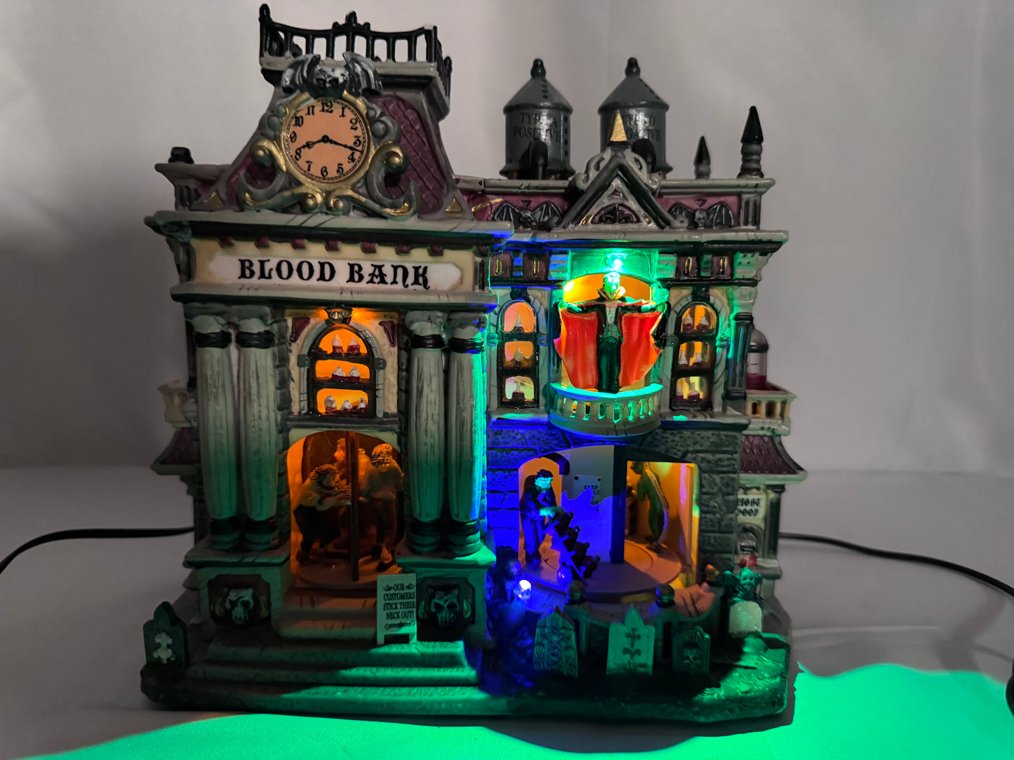 Lemax Spooky Town The Blood Bank #55239 – Retired 2005 – Animated & Lighted
