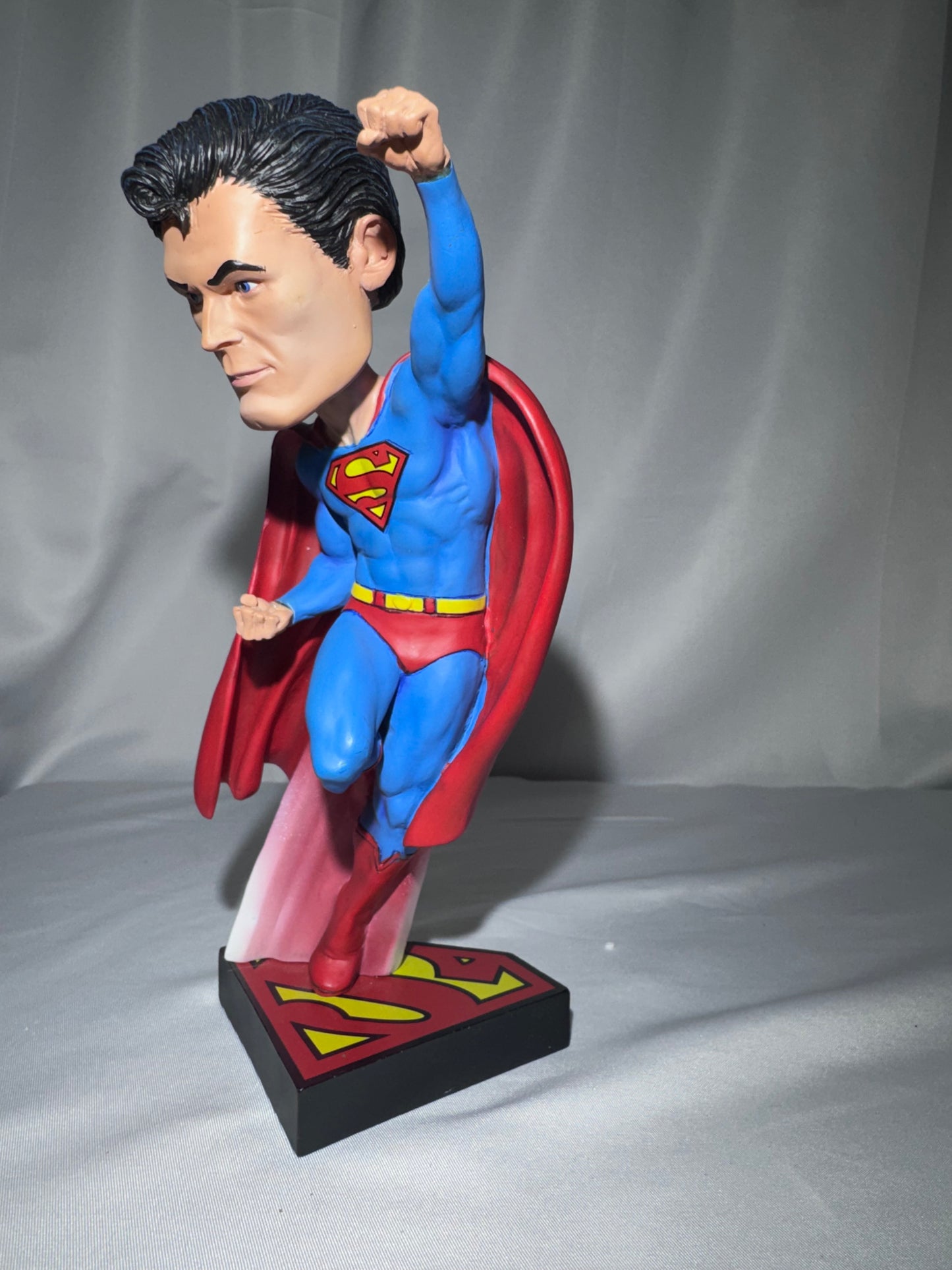 NECA DC Originals Superman Head Knocker Bobblehead – 8” Hand-Painted Resin – Original Box
