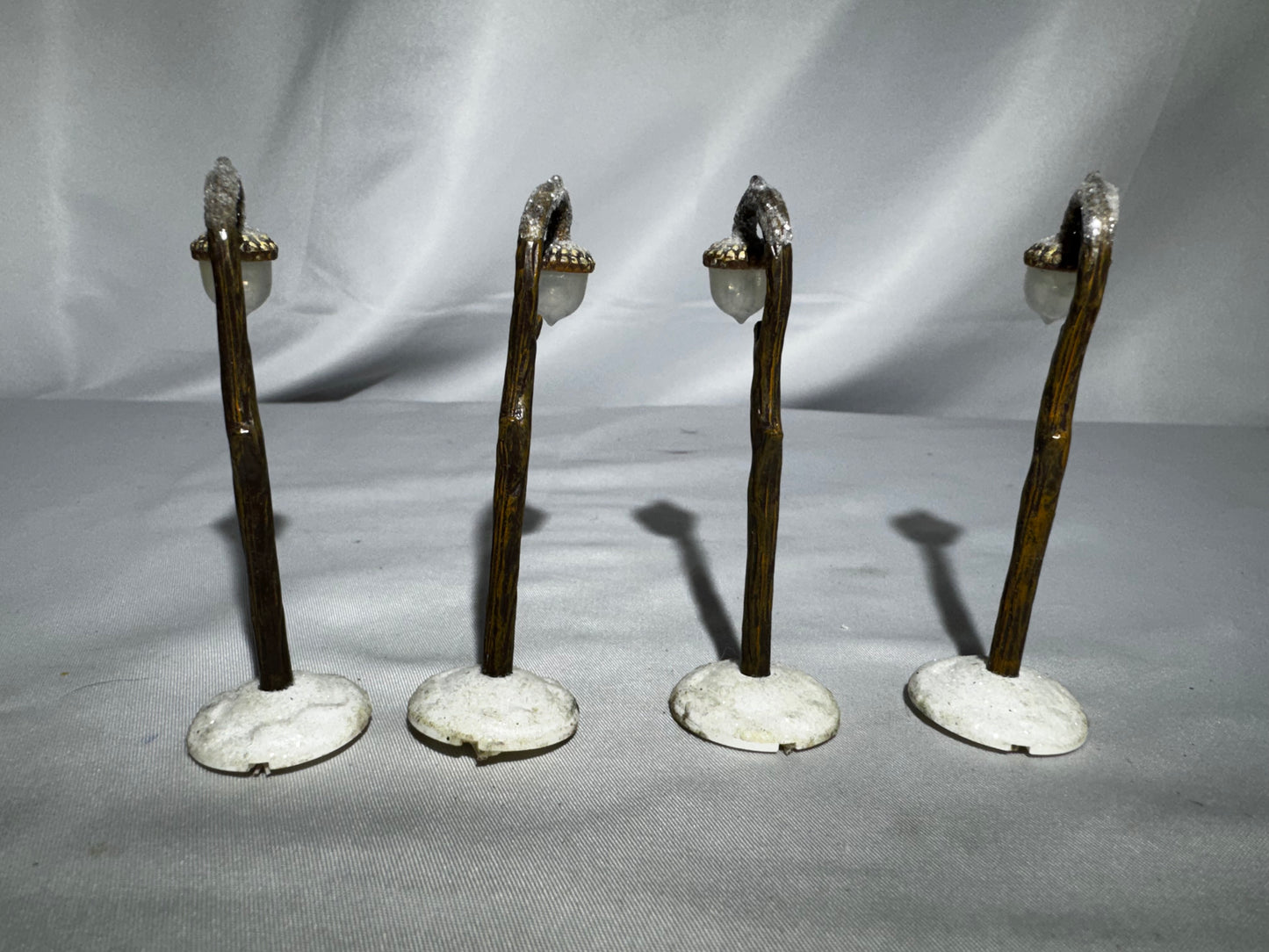 Department 56 North Pole Woods Acorn Street Lamps #56.52875 Retired Set of 4 Village Accessory read