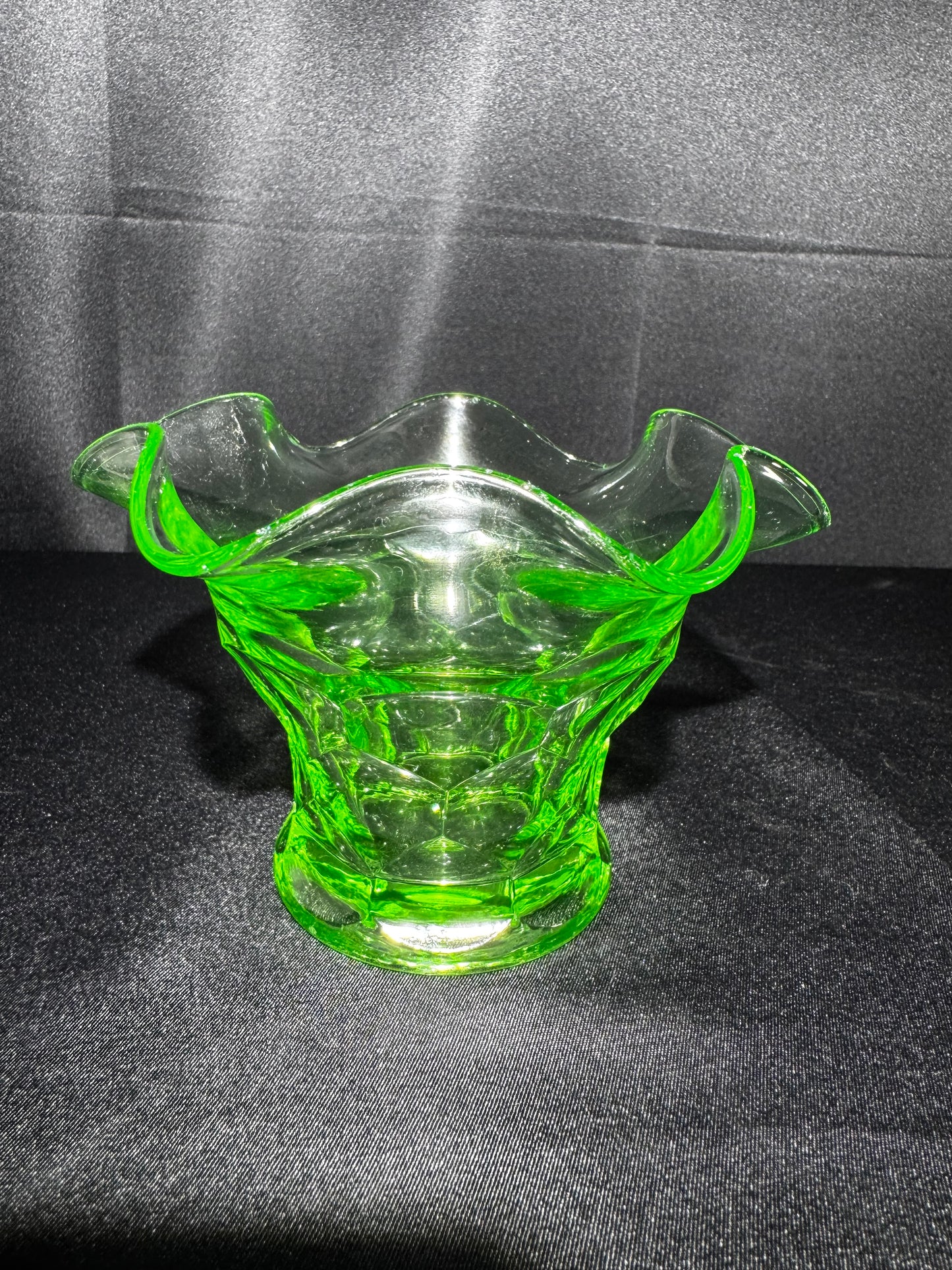Vintage Uranium Glass Ruffled Bowl Vase Green Vaseline Glass UV Reactive 5.5”