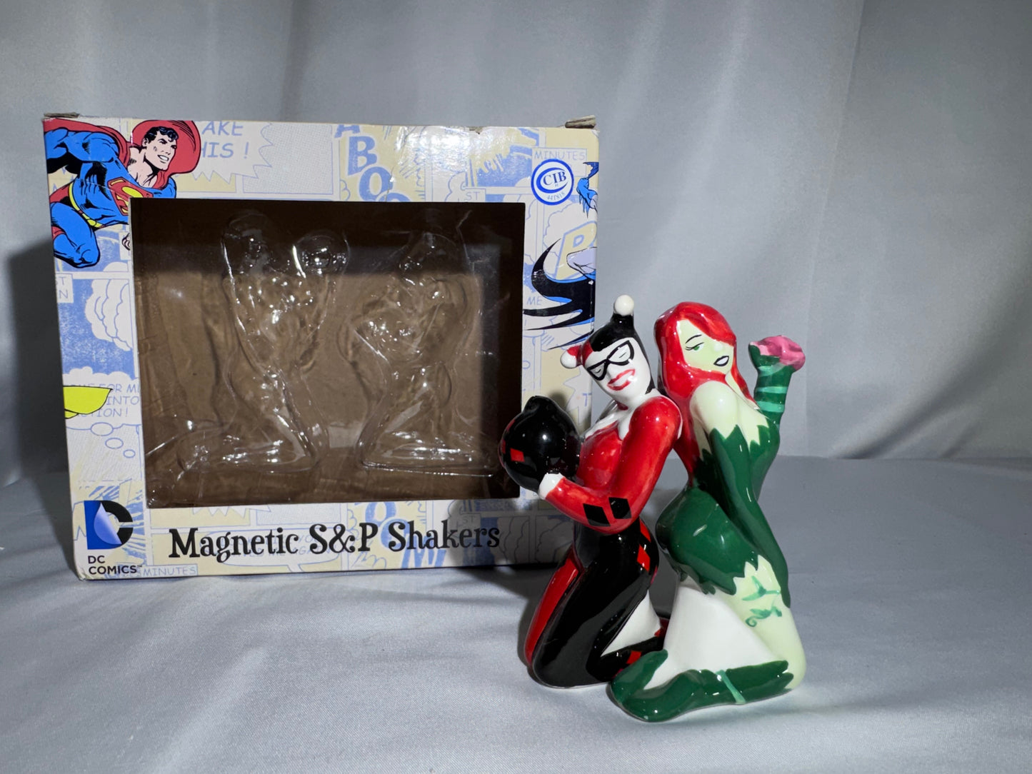 2014 Westland DC Comics Harley Quinn Poison Ivy Magnetic Salt Pepper Set