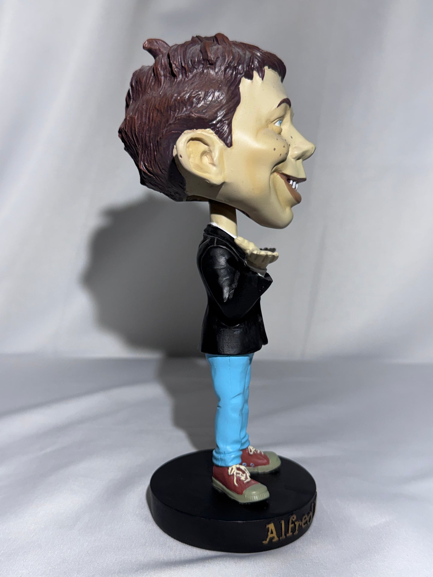NECA MAD Magazine Alfred E. Neuman Head Knocker Bobblehead – Original Box