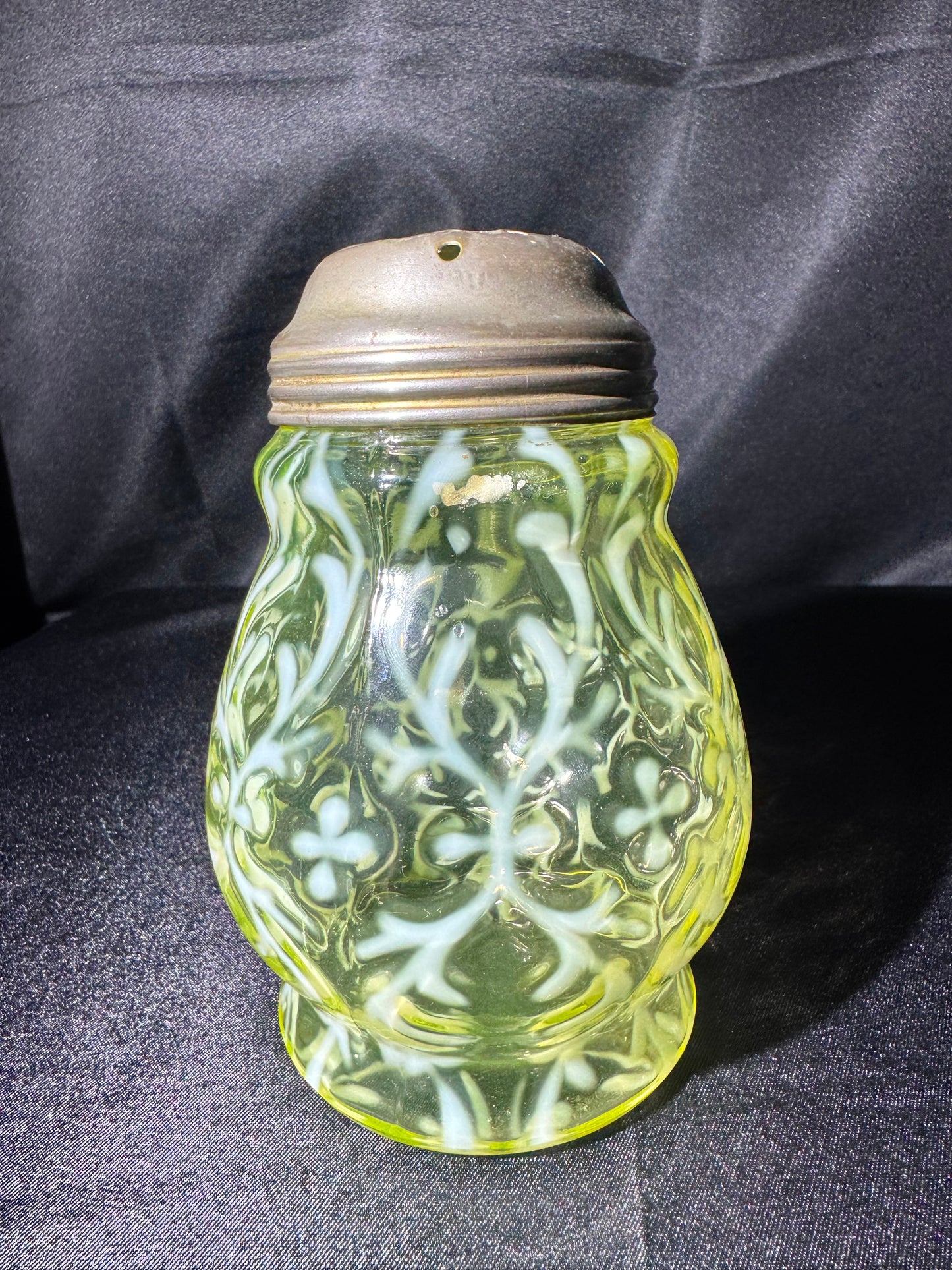 Northwood Spanish Lace Uranium Glass Shaker – Vaseline Opalescent