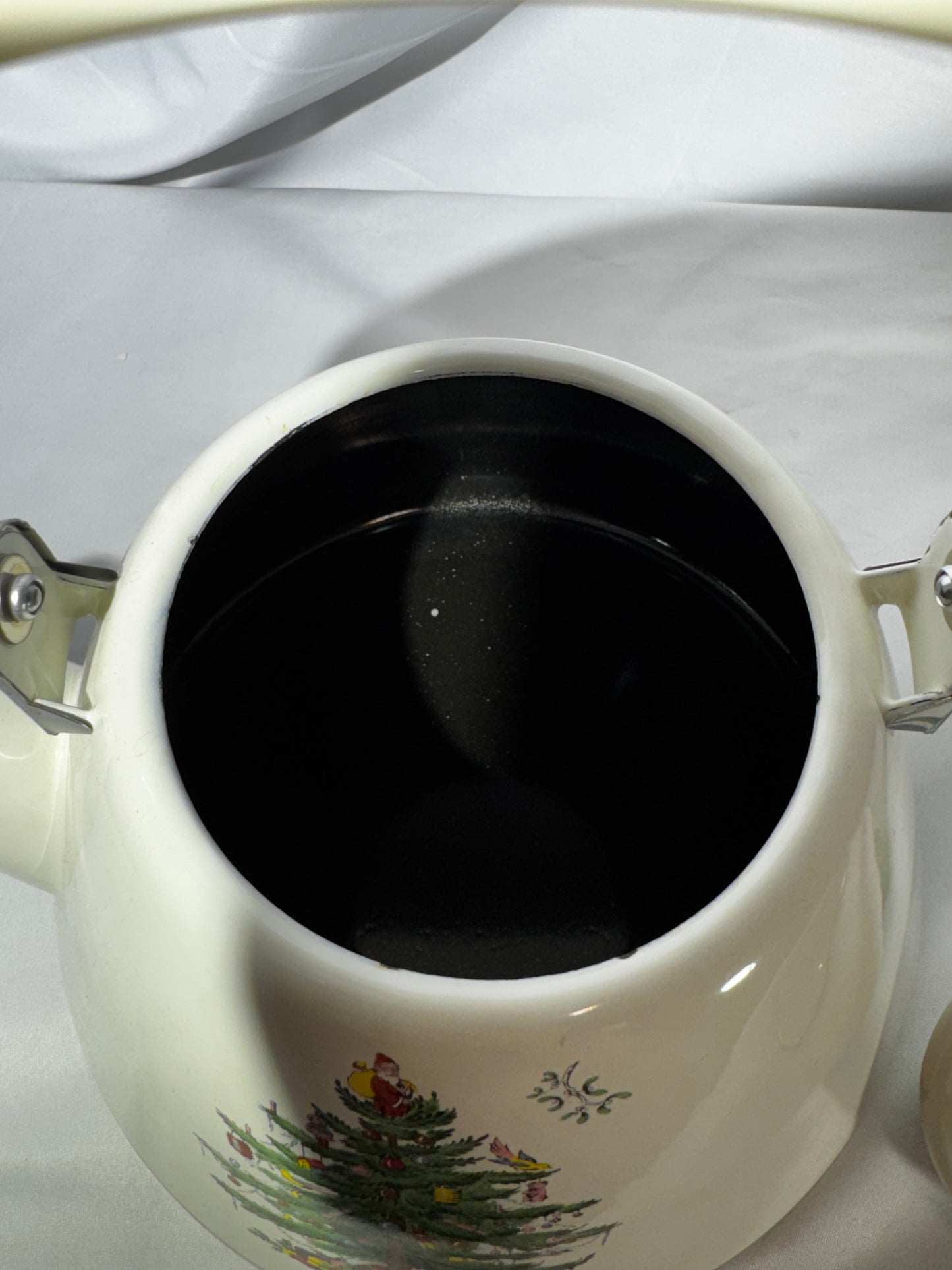 Spode Christmas Tree 2.5 Qt Whistling Tea Kettle Porcelain Enamel on Steel w/ Box