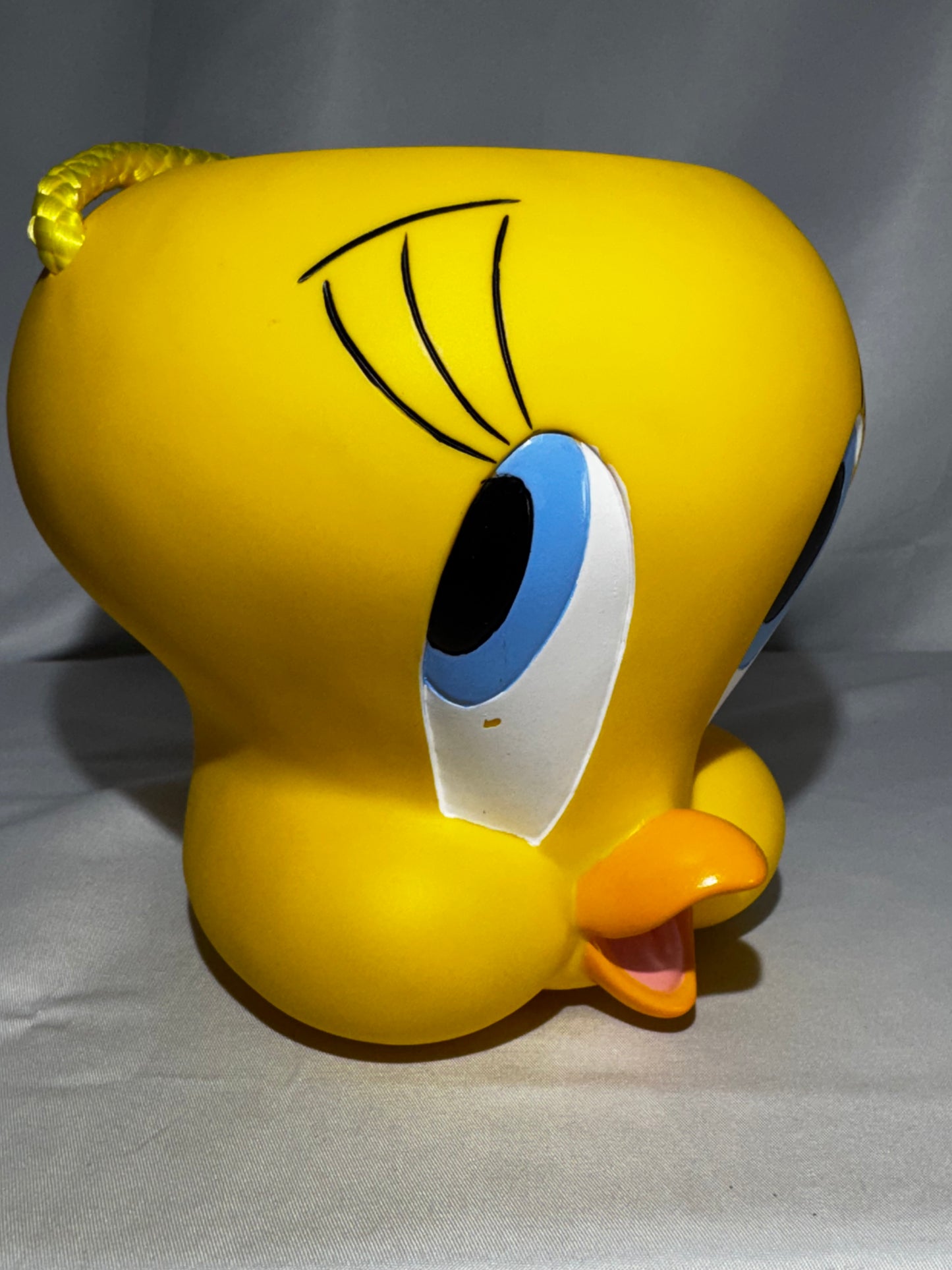 Vintage 1997 Warner Bros. Applause Tweety Bird Bucket / Container