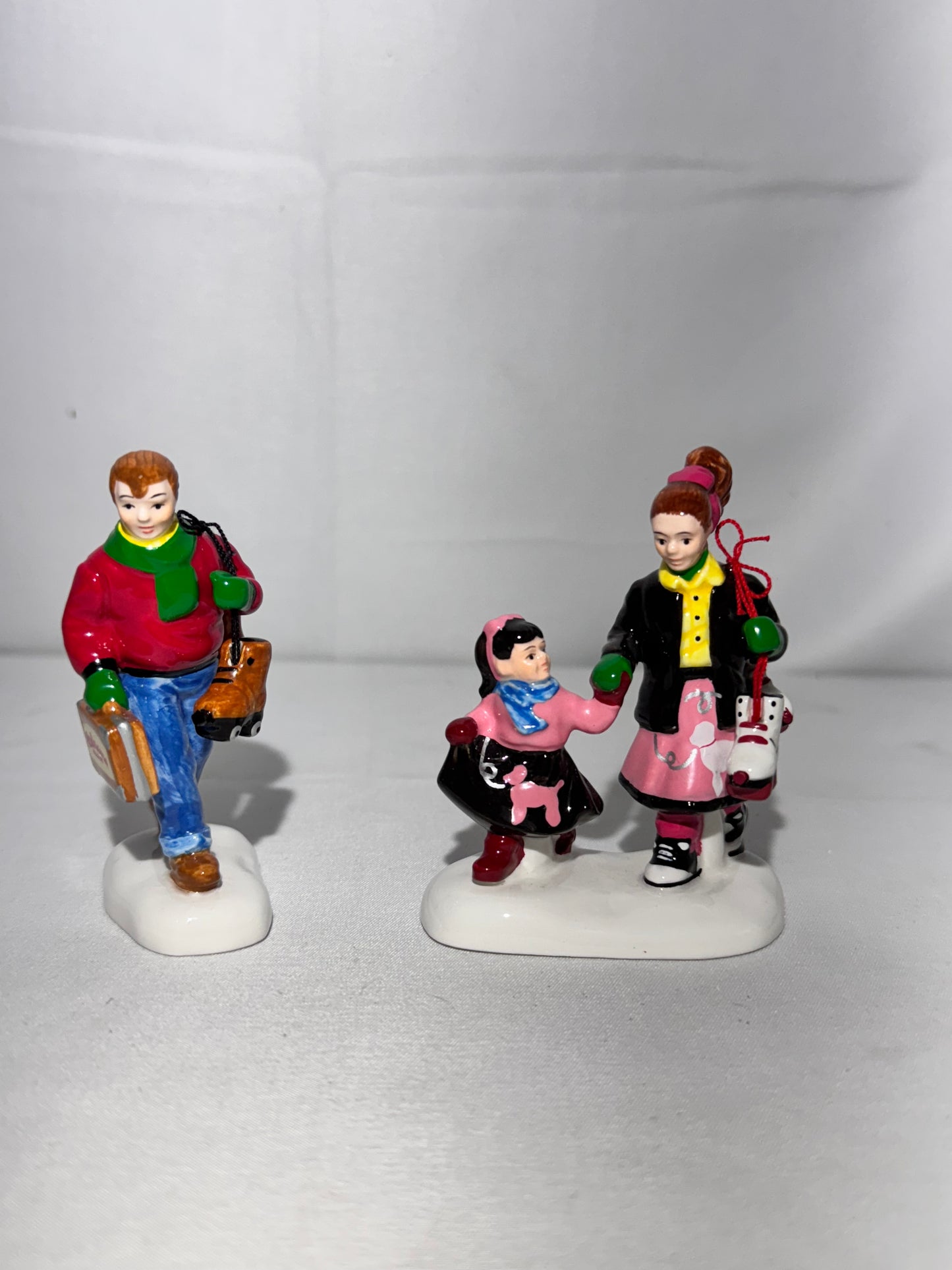 Dept. 56 Original Snow Village – “Everybody Goes Skating at Rollerama” #54928