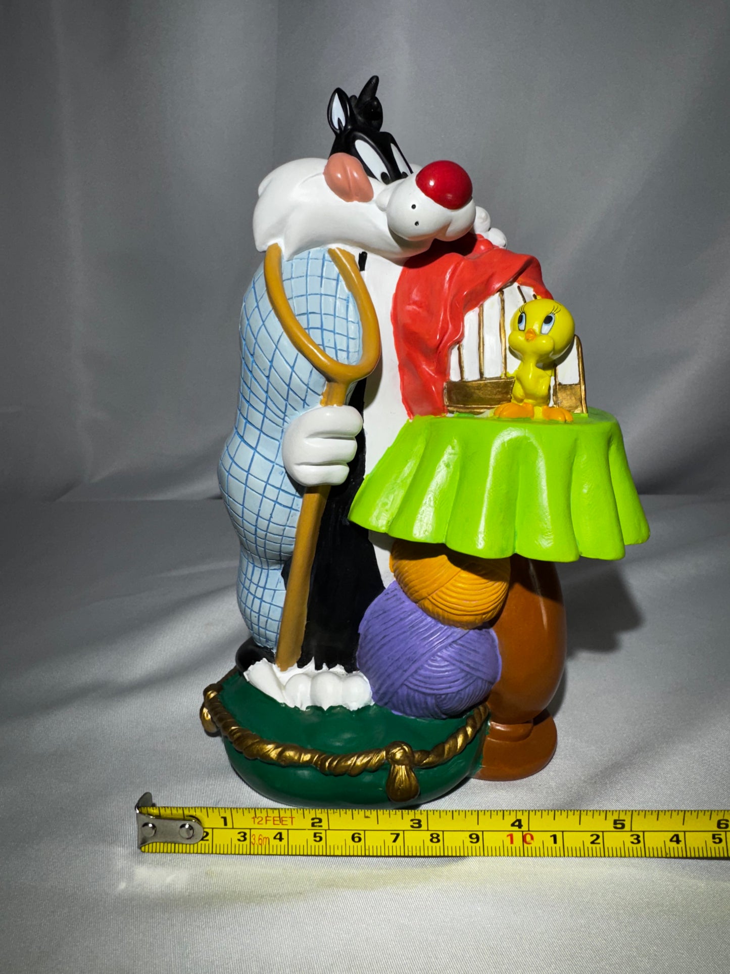 1997 Warner Bros Looney Tunes Sylvester Tweety Piggy Bank Resin Coin Bank 8” RARE