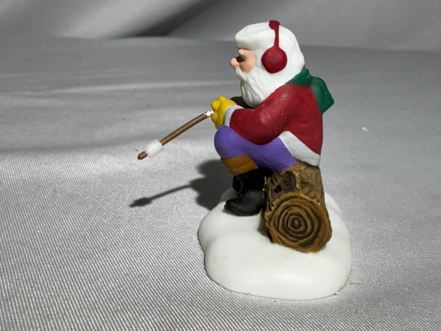 Department 56 North Pole Series – Marshmallows Around the Campfire #56.56712
