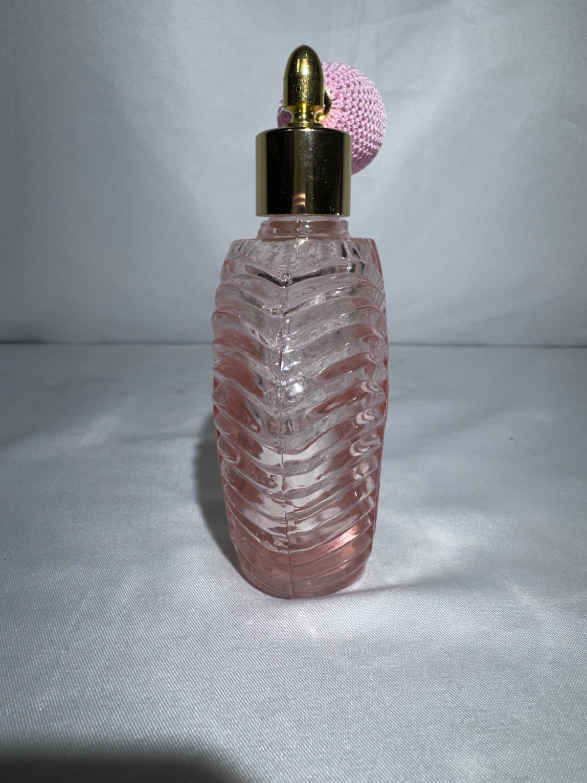 Vintage Pink Glass Perfume Atomizer Bottle Ribbed Faceted Design Gold Tone Sprayer