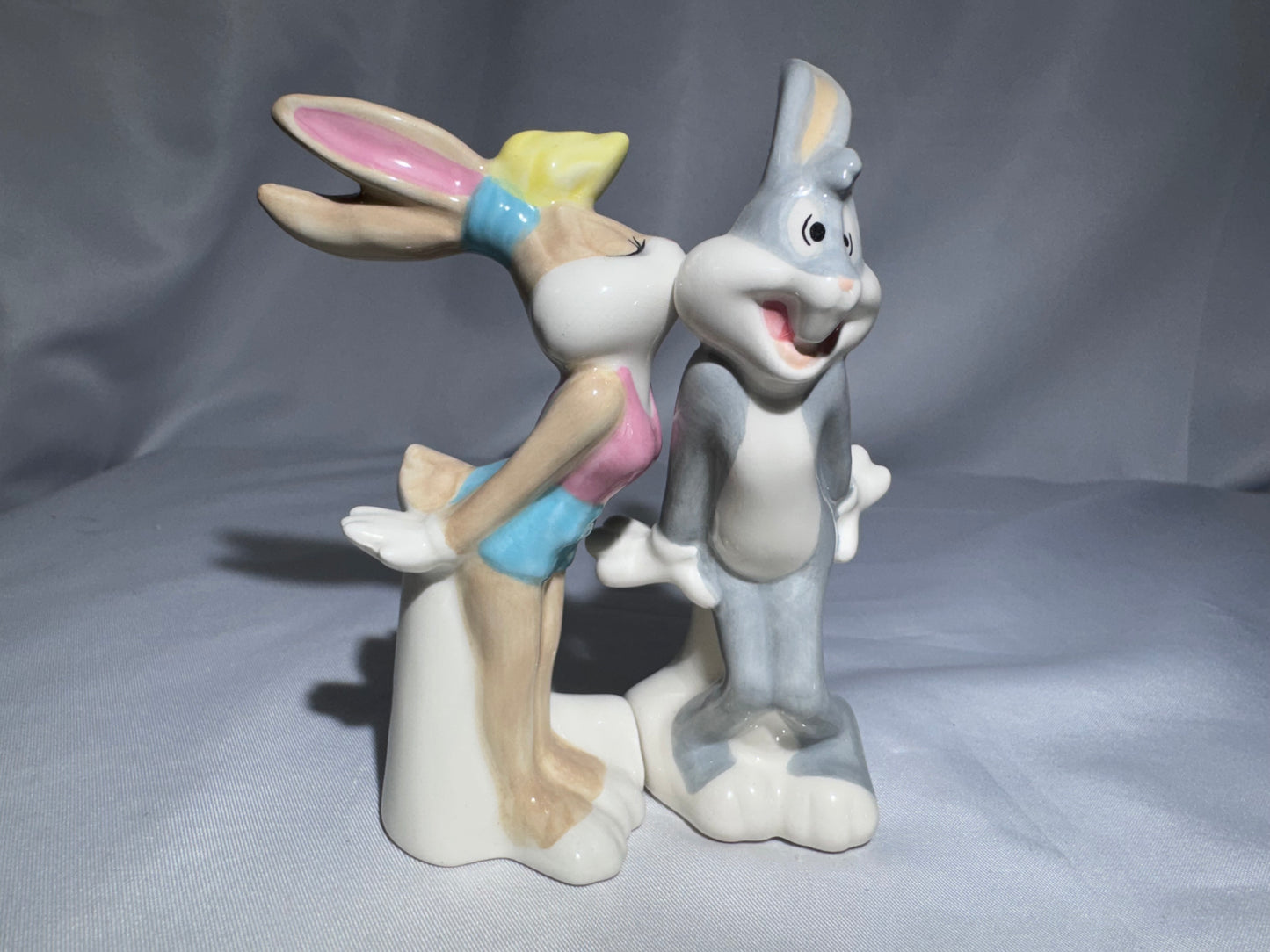 Vintage 2016 Looney Tunes Lola Bunny & Bugs Bunny Magnetic Salt & Pepper Shaker Set – Westland Giftware