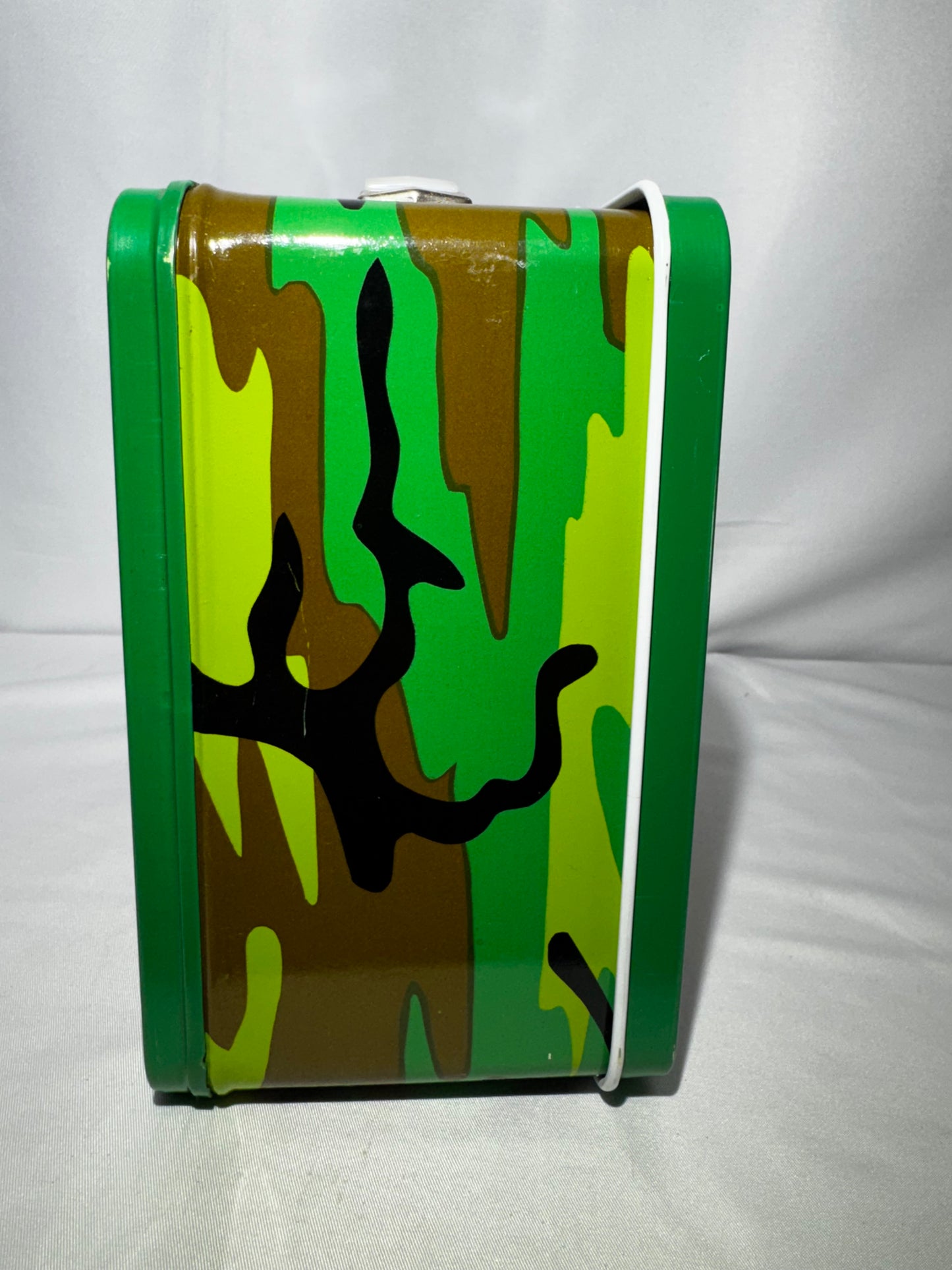 Vintage 1985 Rambo First Blood Part II Metal Lunchbox Thermos Sylvester Stallone with paper